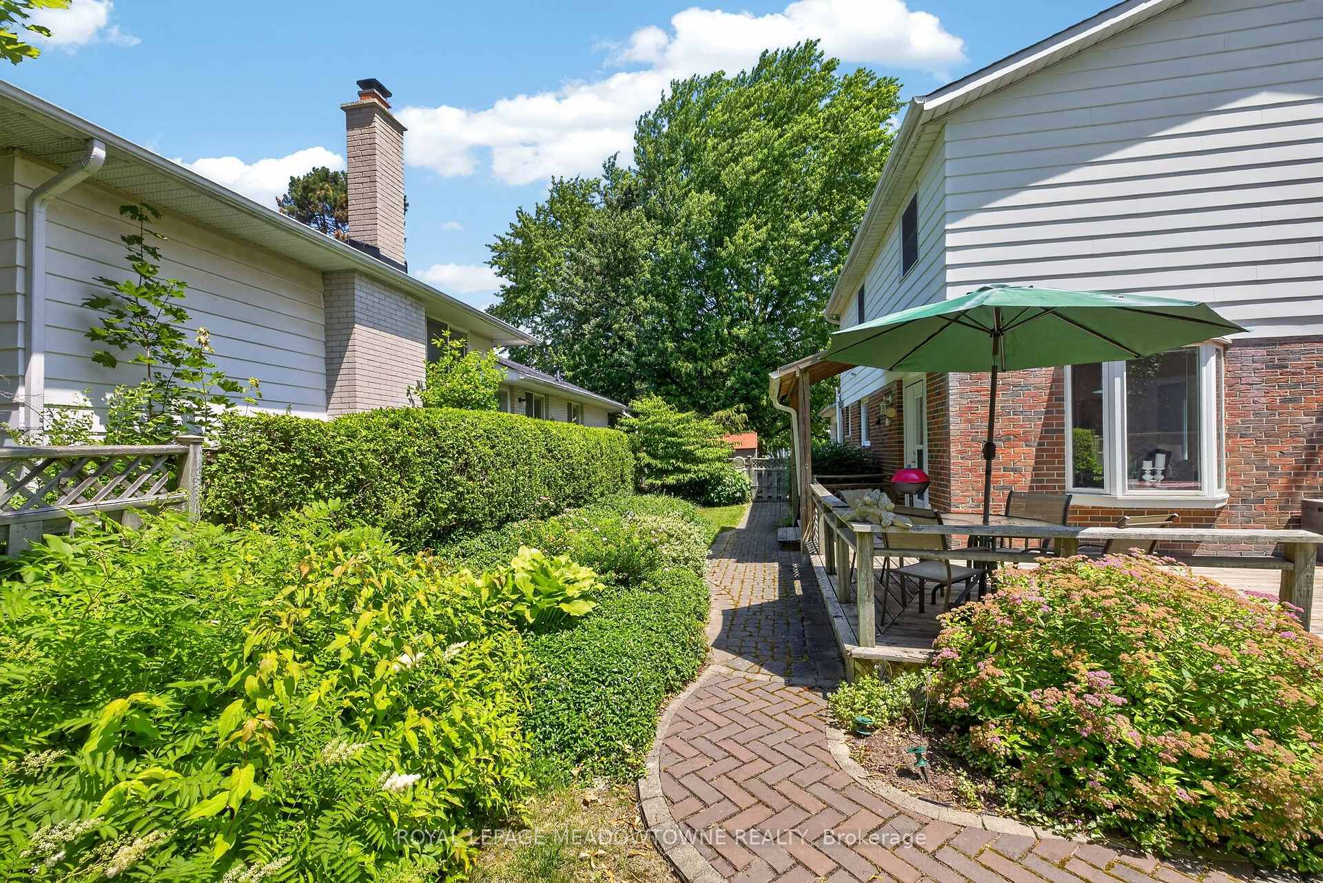 Photo 35 of 377 Delrex Boulevard, Halton Hills, Georgetown — HOMEH