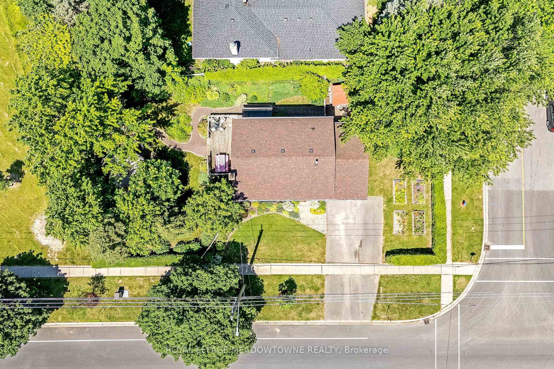 Photo 39 of 377 Delrex Boulevard, Halton Hills, Georgetown — HOMEH
