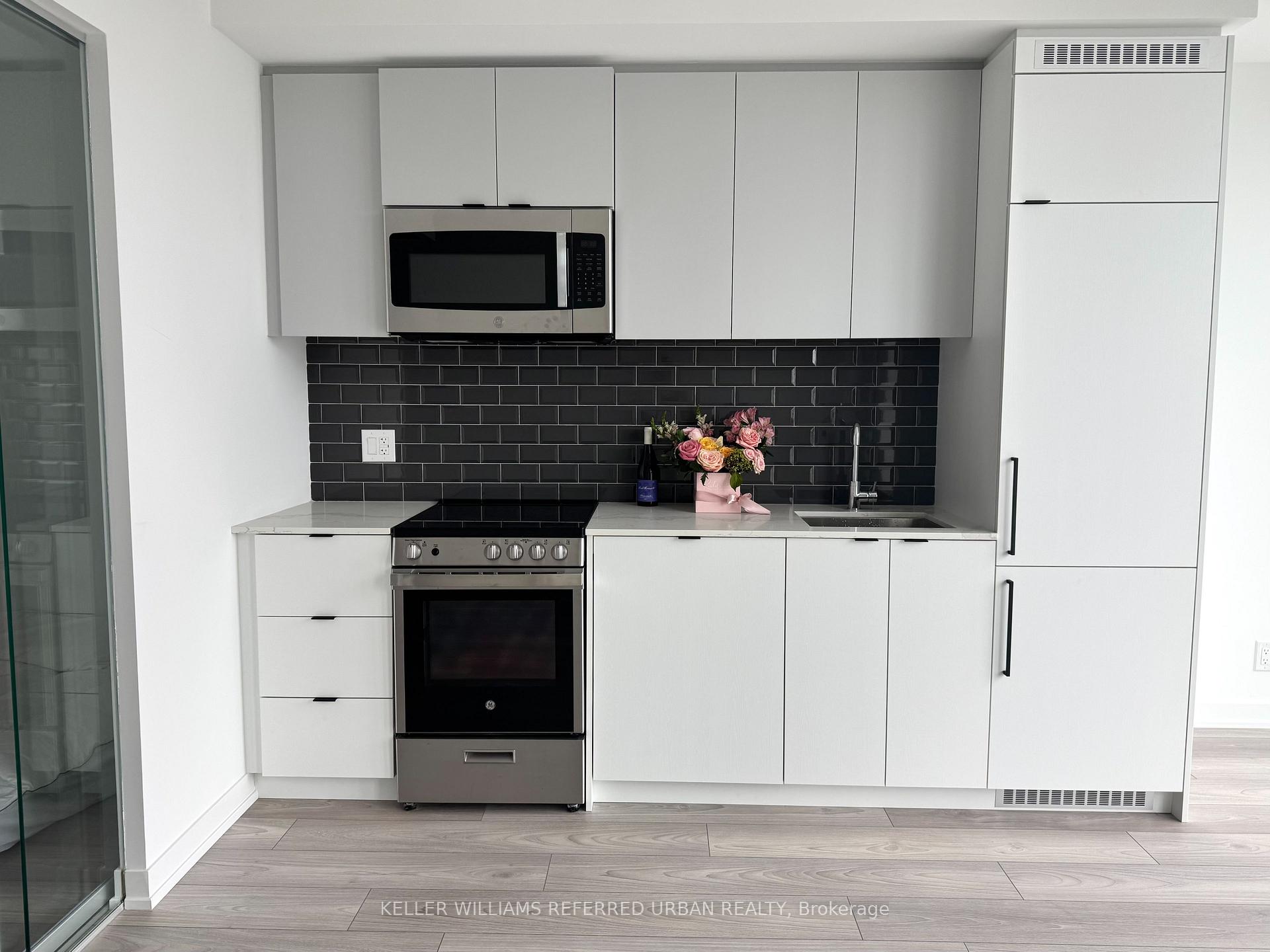 Photo 6 of Unit 727, 285 Dufferin Street, Toronto, South Parkdale — HOMEH