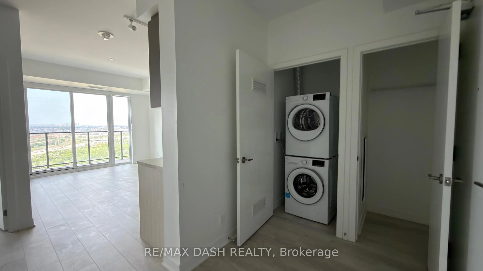 Photo 9 of Unit 2201, 10 Flavelle Trail, Vaughan, Steeles West Industrial — HOMEH