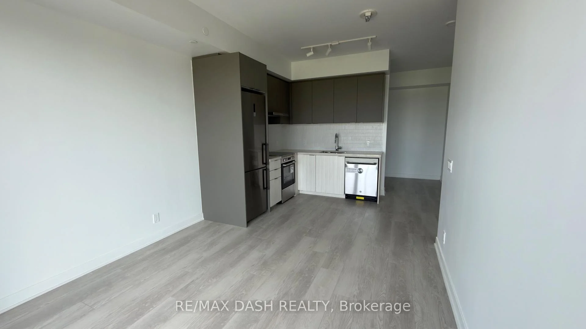 Photo 11 of Unit 2201, 10 Flavelle Trail, Vaughan, Steeles West Industrial — HOMEH