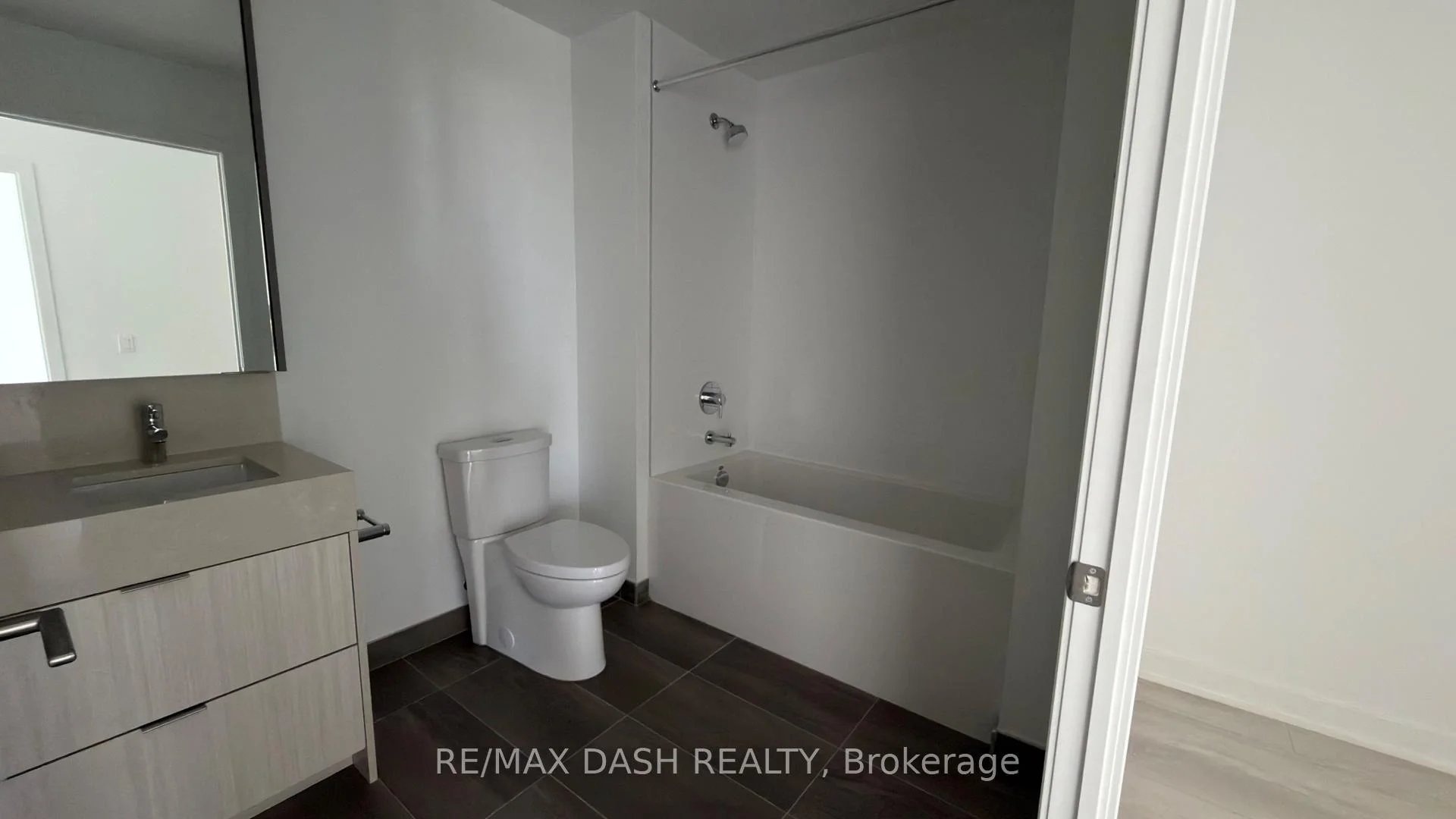 Photo 14 of Unit 2201, 10 Flavelle Trail, Vaughan, Steeles West Industrial — HOMEH
