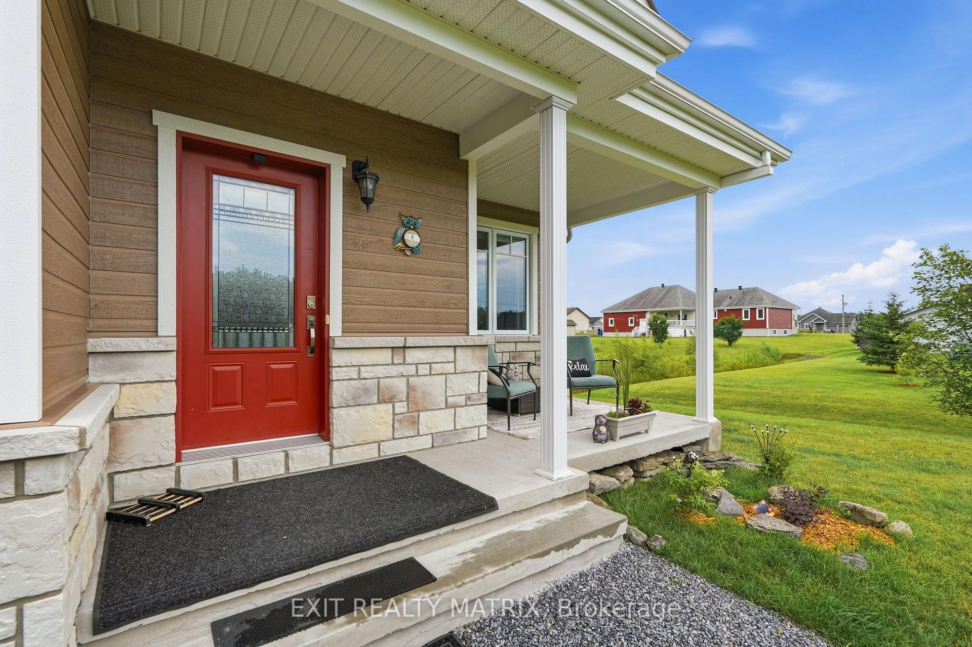 Photo 4 of 800 Du Bercail Street, Champlain, L'Orignal — HOMEH