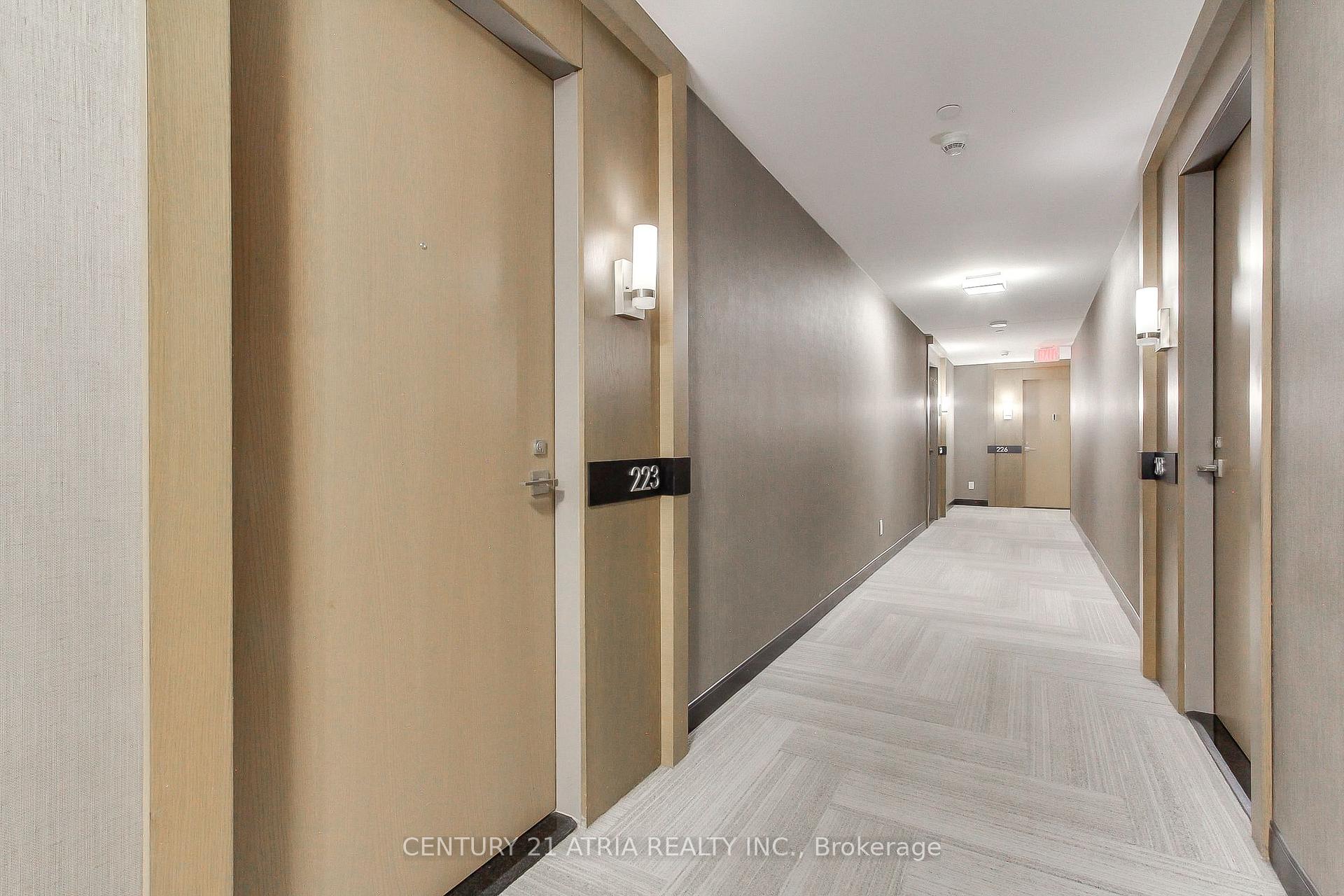 Photo 2 of Unit 223, 18 Uptown Drive, Markham, Unionville — HOMEH
