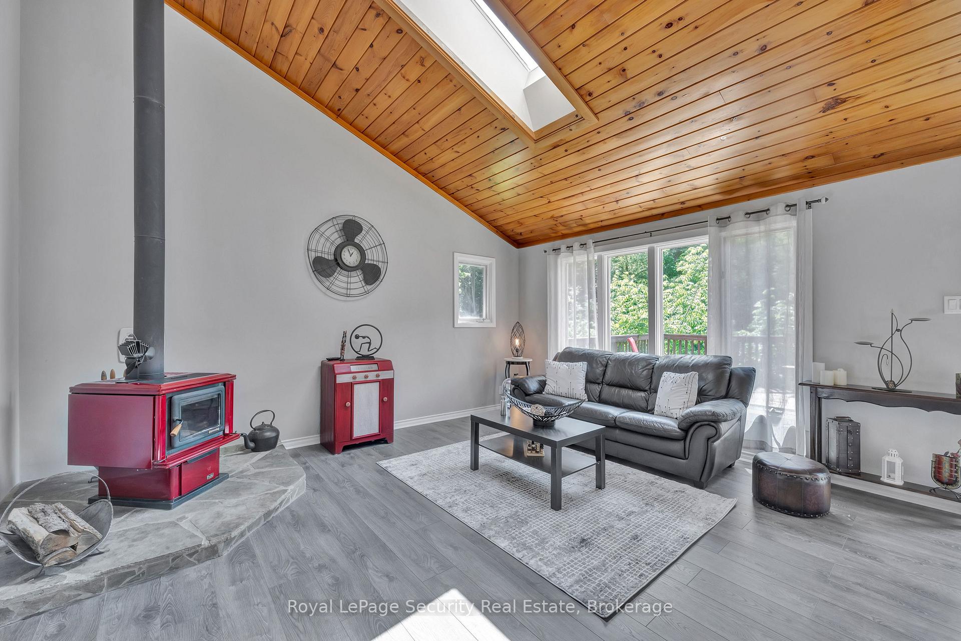 Photo 10 of 48 Jackman Road, Clarington, Bowmanville — HOMEH