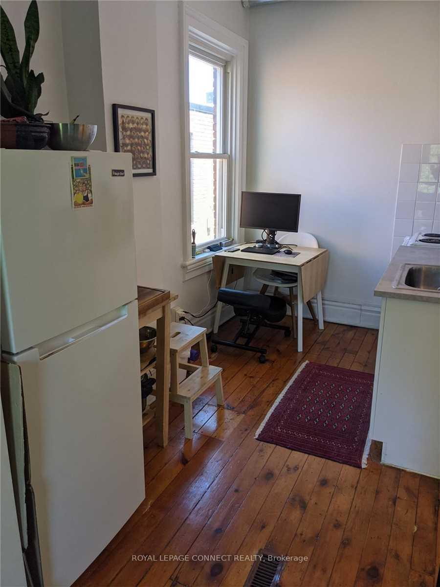 Photo 6 of Unit 4, 59 Gwynne Avenue, Toronto, South Parkdale — HOMEH