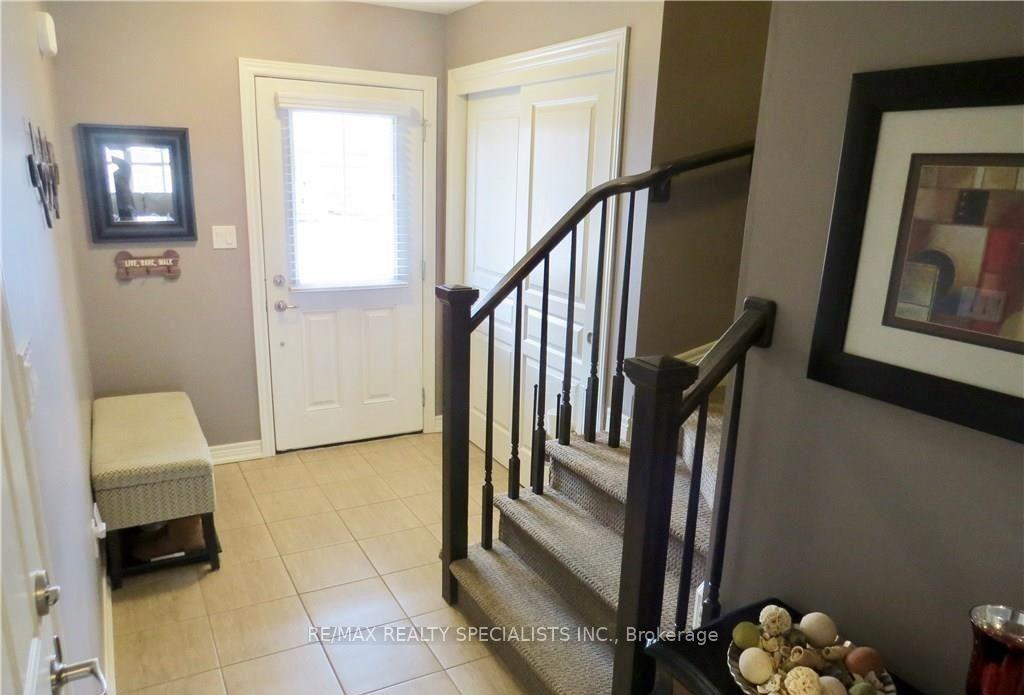Photo 3 of 101 Roselawn Crescent, Welland, Coyle Creek — HOMEH