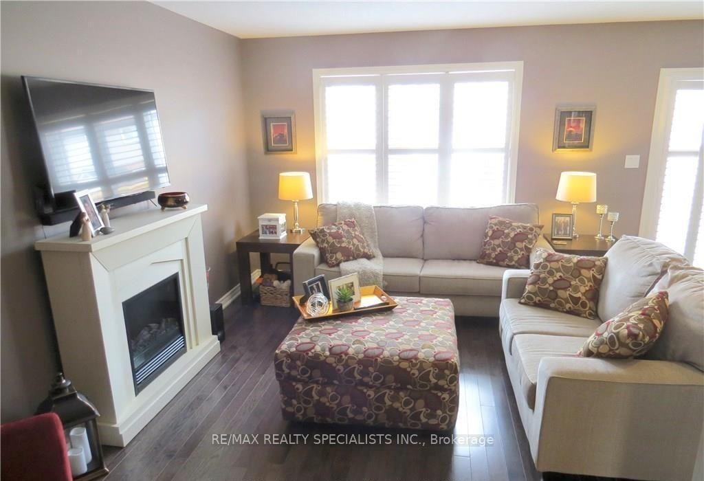Photo 4 of 101 Roselawn Crescent, Welland, Coyle Creek — HOMEH