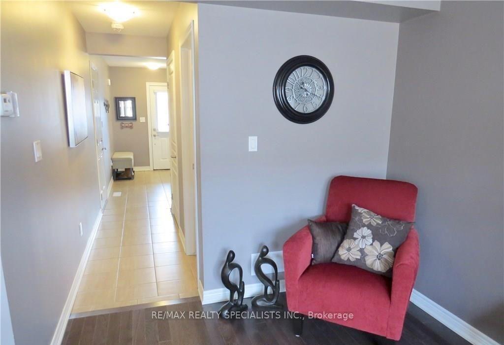 Photo 5 of 101 Roselawn Crescent, Welland, Coyle Creek — HOMEH