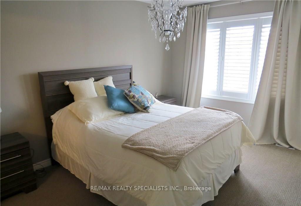 Photo 9 of 101 Roselawn Crescent, Welland, Coyle Creek — HOMEH