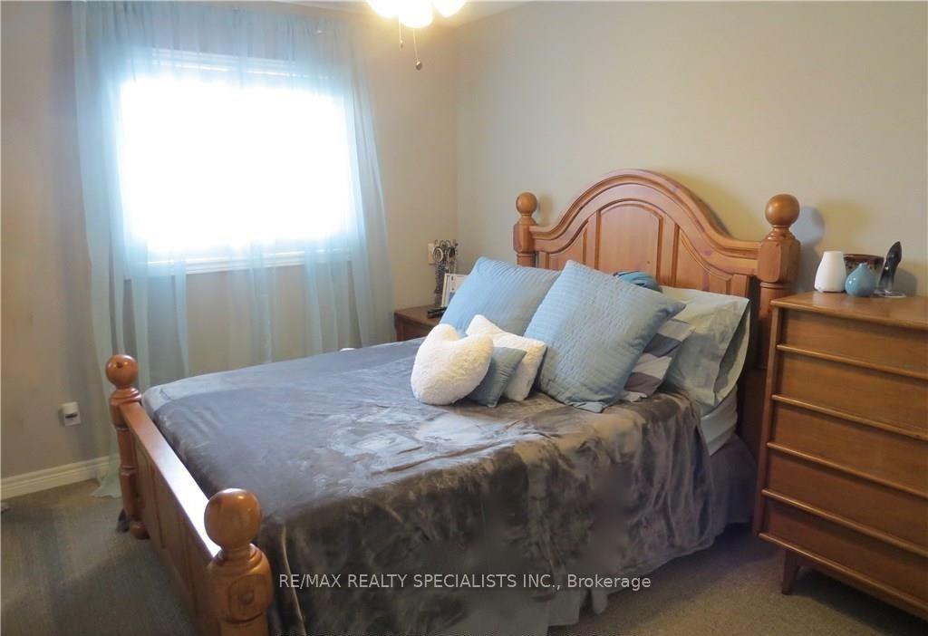 Photo 14 of 101 Roselawn Crescent, Welland, Coyle Creek — HOMEH