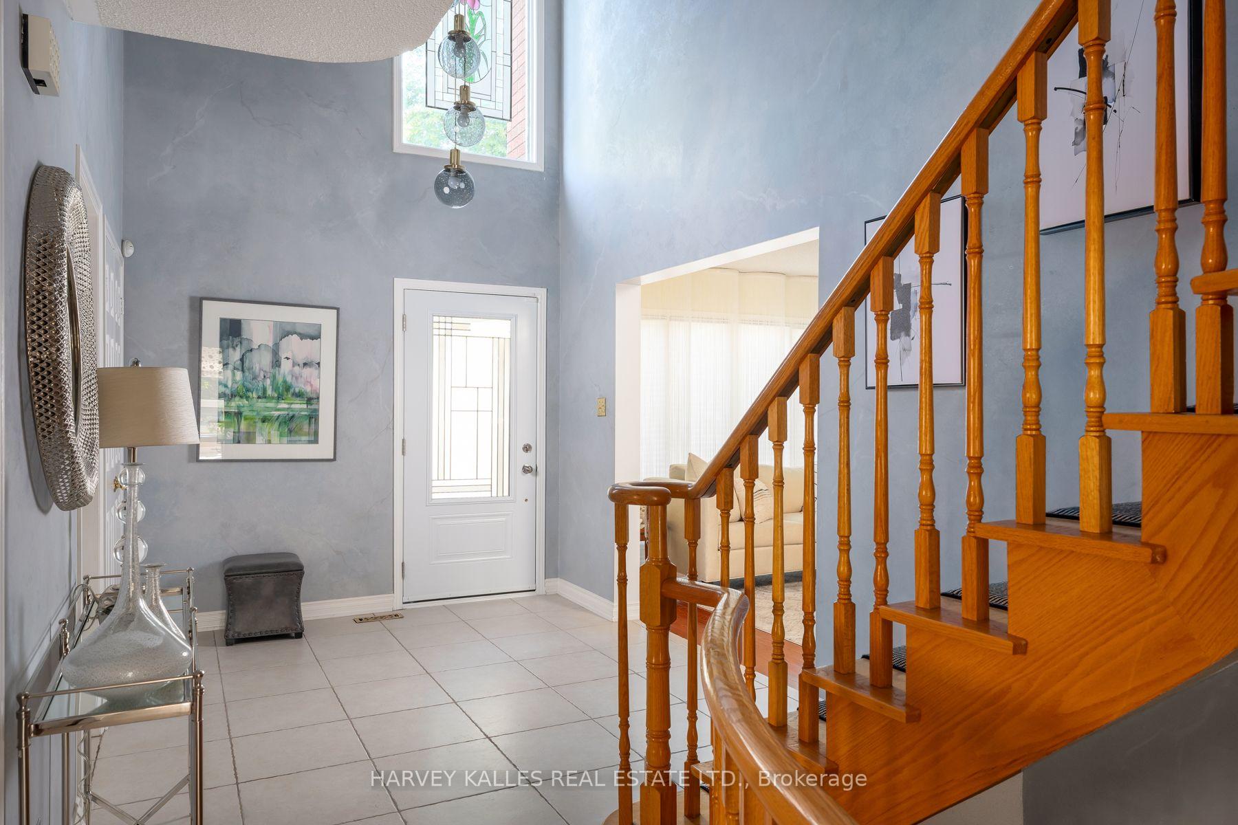 Photo 3 of 17 Peterborough Avenue, Markham, Thornlea — HOMEH