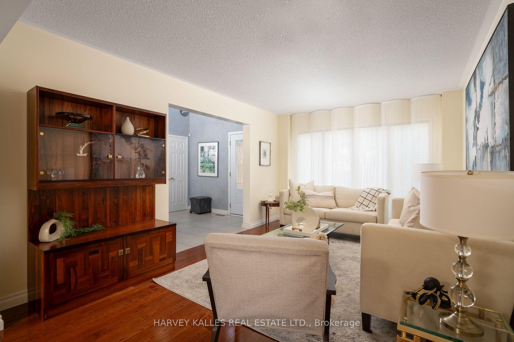 Photo 9 of 17 Peterborough Avenue, Markham, Thornlea — HOMEH
