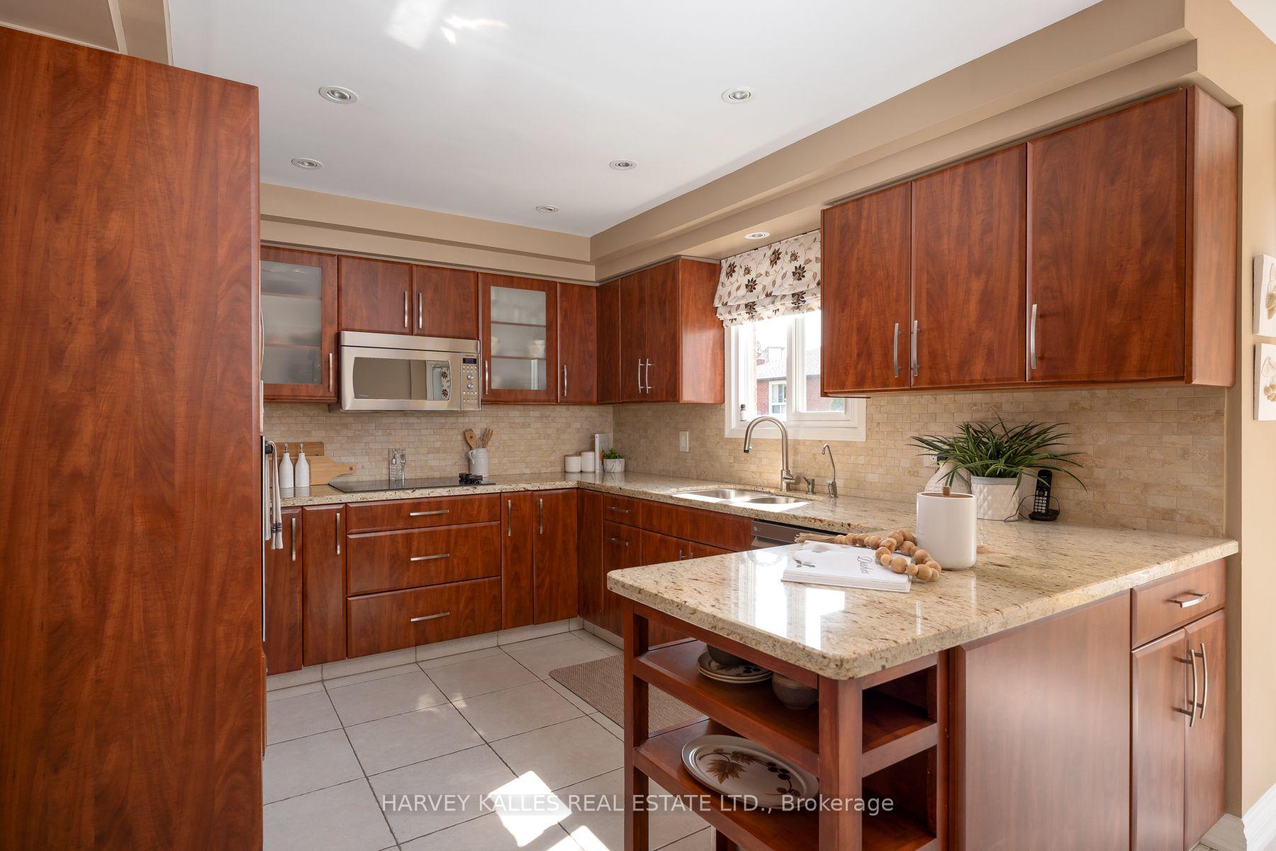 Photo 12 of 17 Peterborough Avenue, Markham, Thornlea — HOMEH