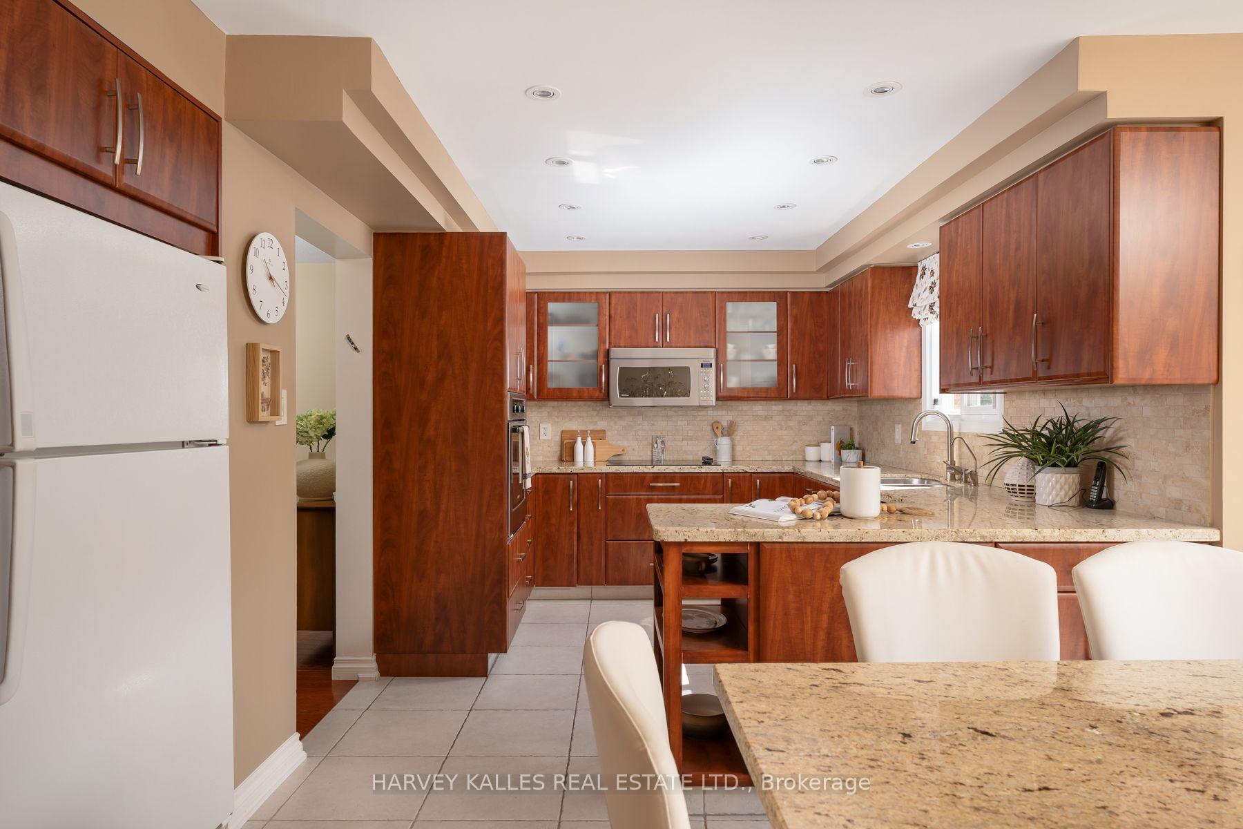 Photo 13 of 17 Peterborough Avenue, Markham, Thornlea — HOMEH