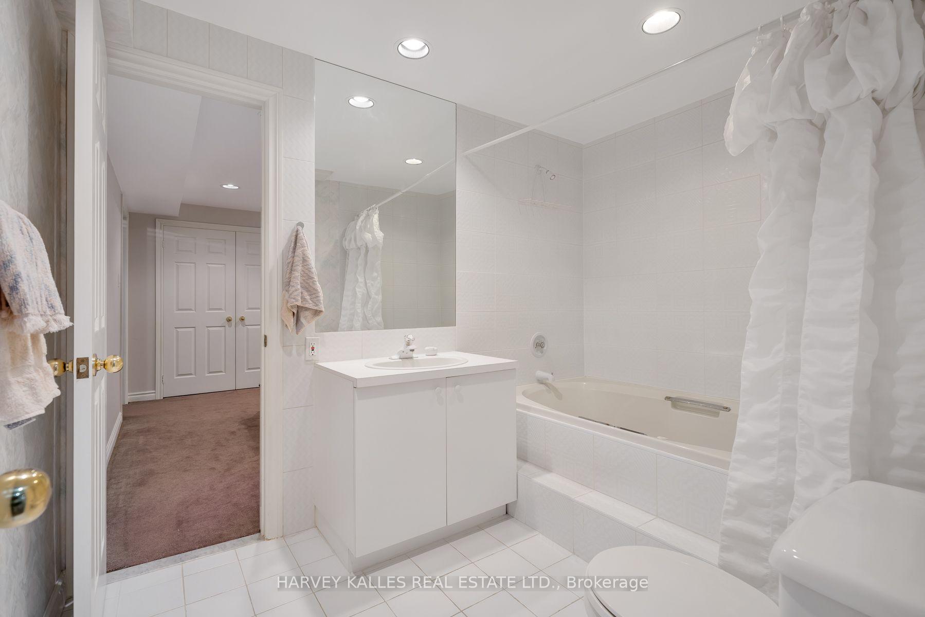 Photo 38 of 17 Peterborough Avenue, Markham, Thornlea — HOMEH