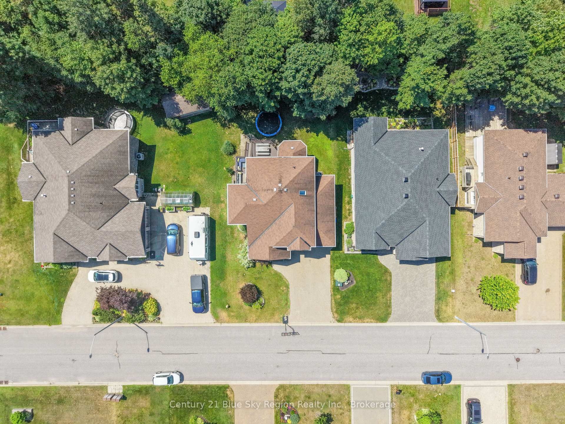Photo 3 of 21 Stone Manor Drive, North Bay, Airport — HOMEH