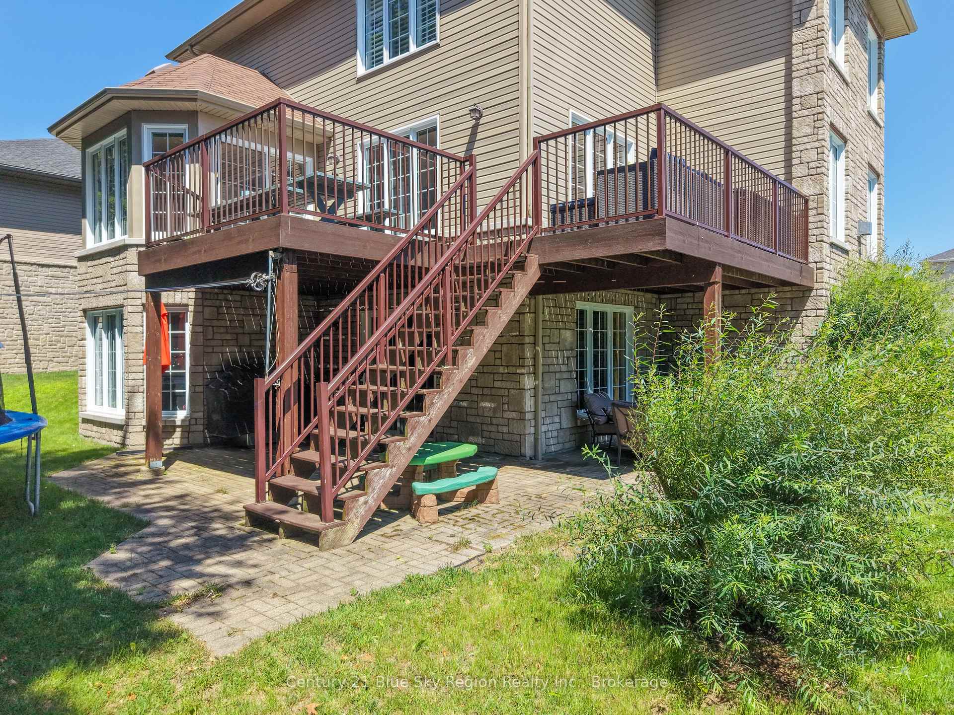 Photo 4 of 21 Stone Manor Drive, North Bay, Airport — HOMEH