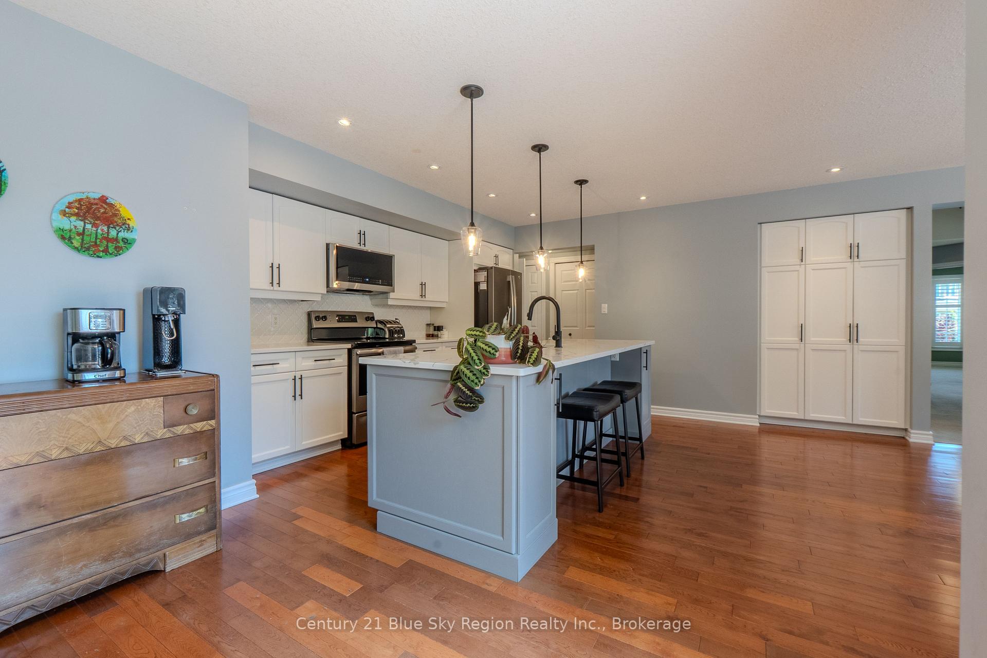 Photo 9 of 21 Stone Manor Drive, North Bay, Airport — HOMEH