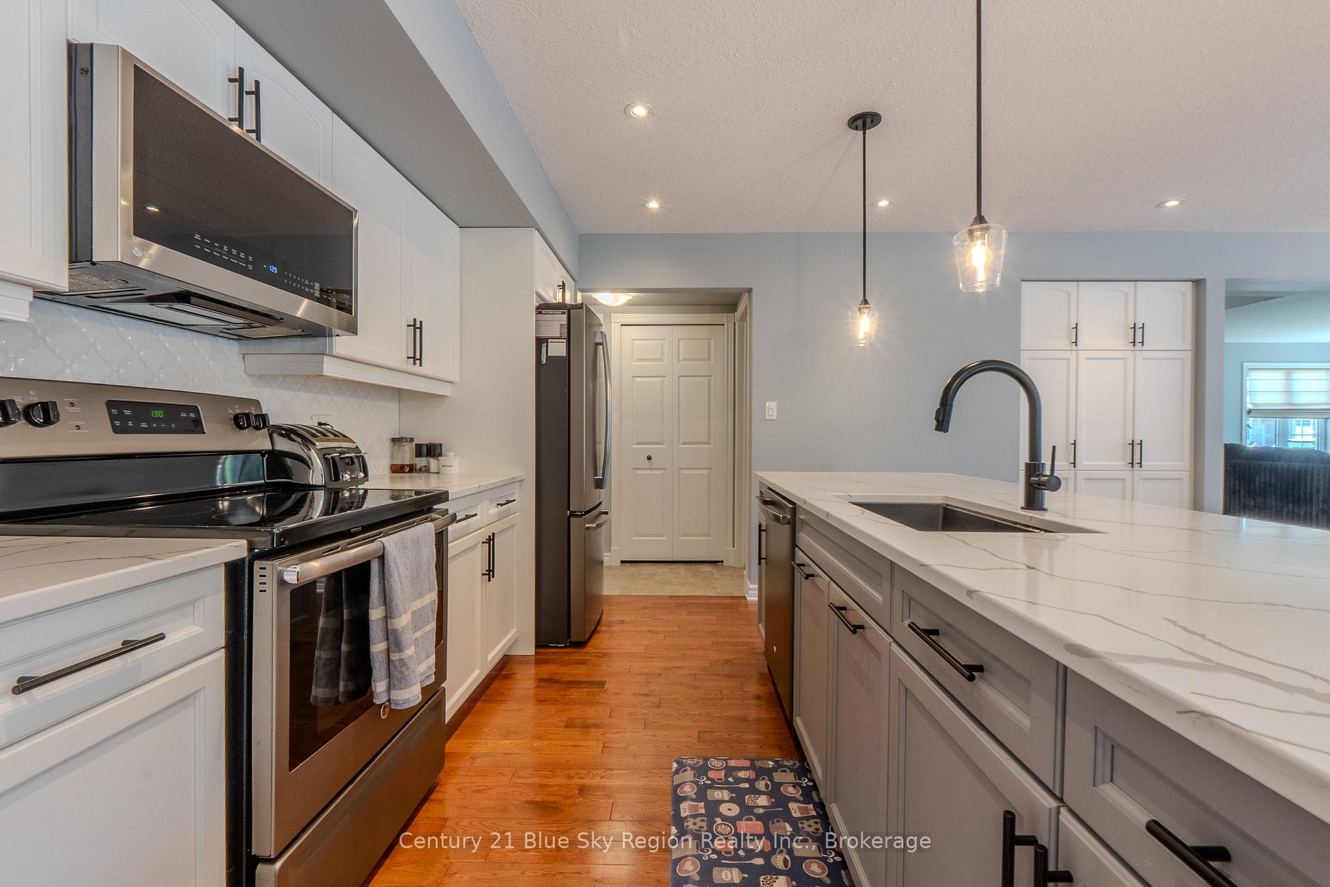 Photo 10 of 21 Stone Manor Drive, North Bay, Airport — HOMEH