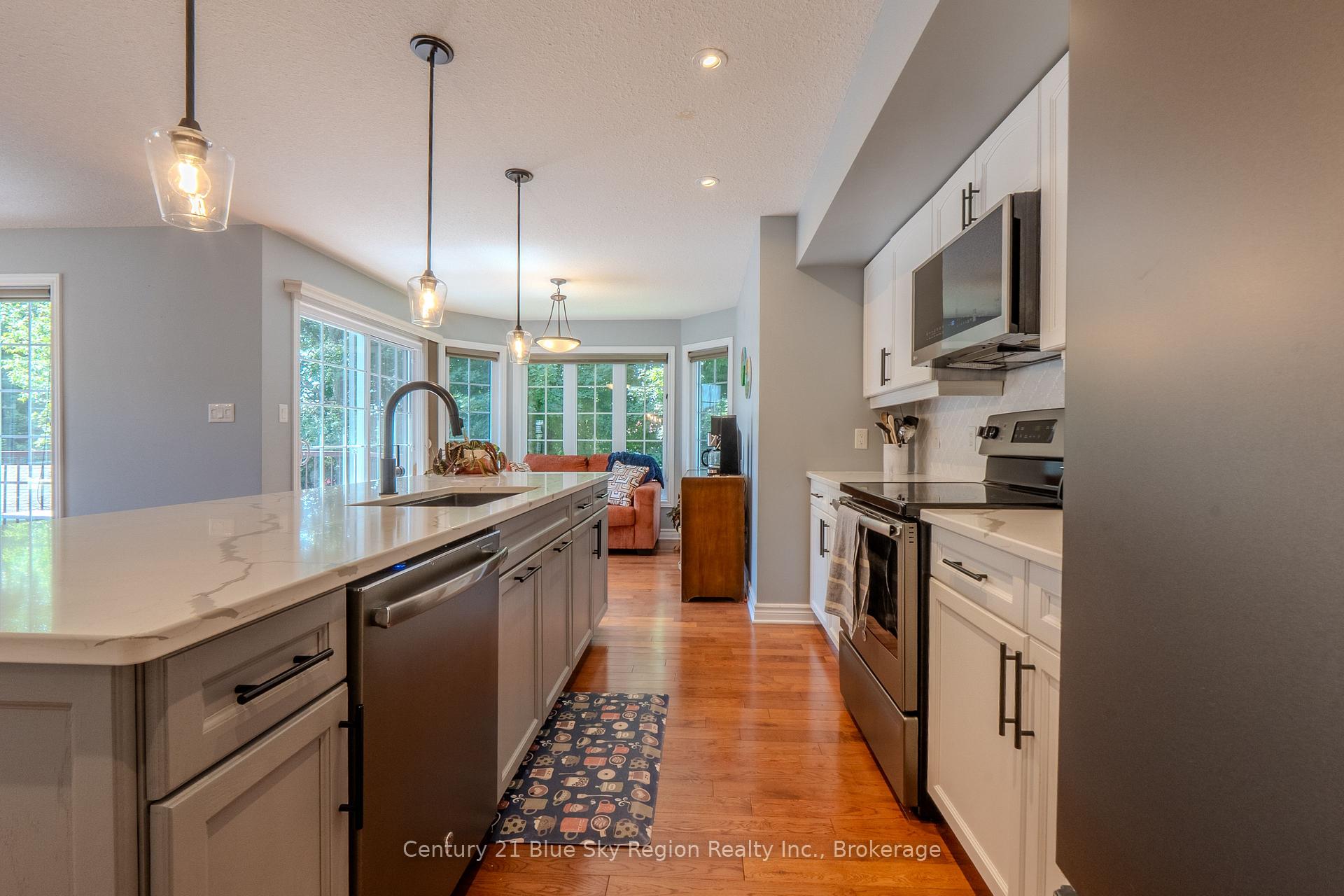Photo 11 of 21 Stone Manor Drive, North Bay, Airport — HOMEH