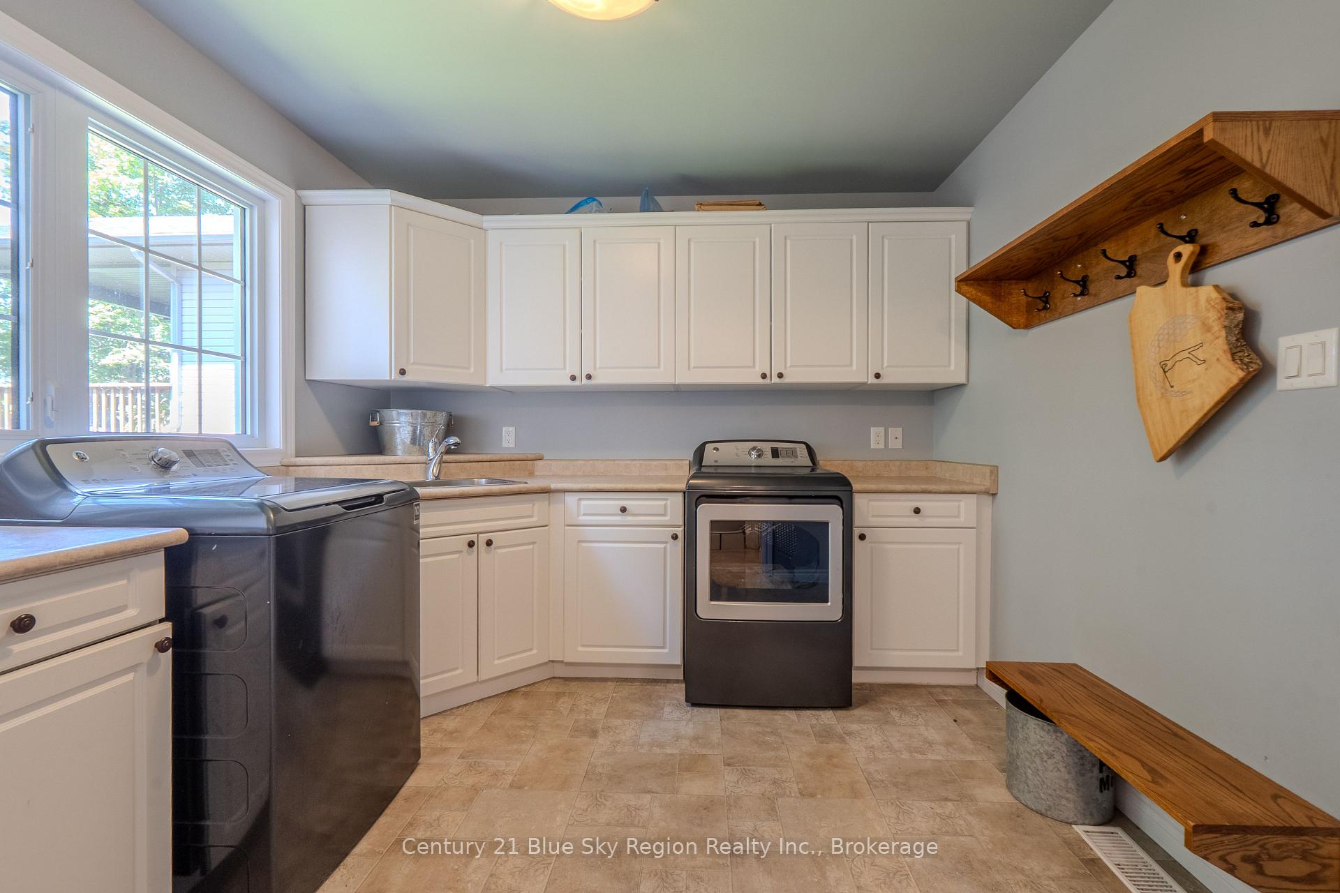 Photo 18 of 21 Stone Manor Drive, North Bay, Airport — HOMEH