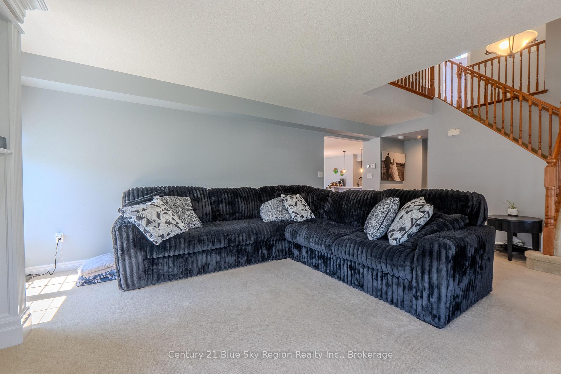 Photo 22 of 21 Stone Manor Drive, North Bay, Airport — HOMEH
