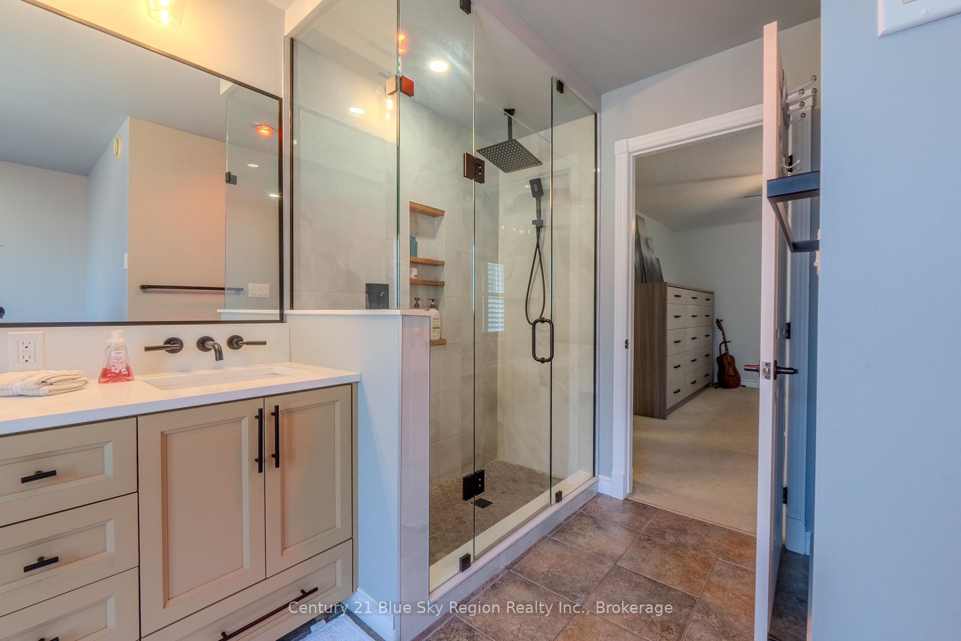 Photo 35 of 21 Stone Manor Drive, North Bay, Airport — HOMEH