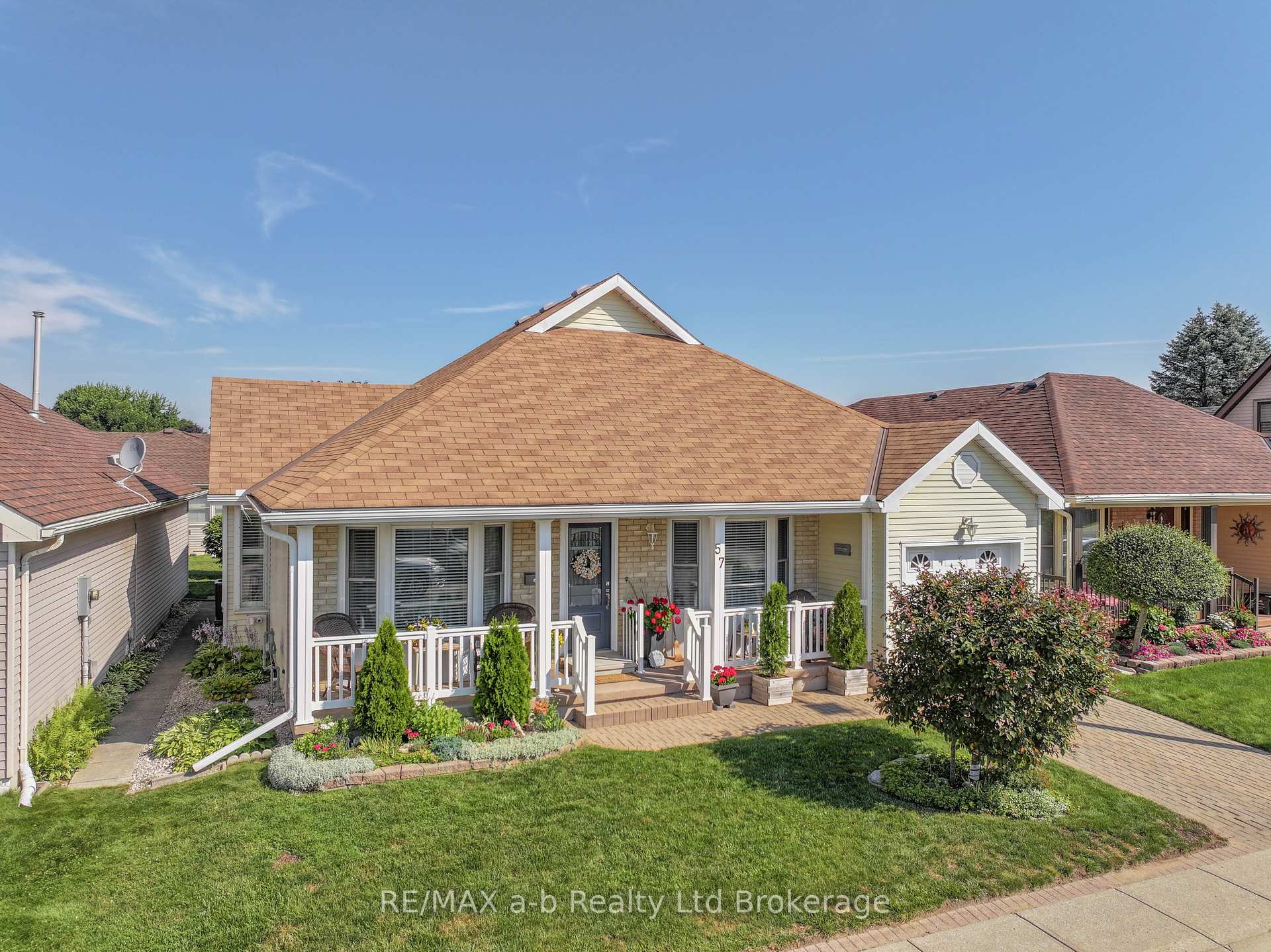 Photo 4 of 57 Edwin Crescent, Tillsonburg — HOMEH