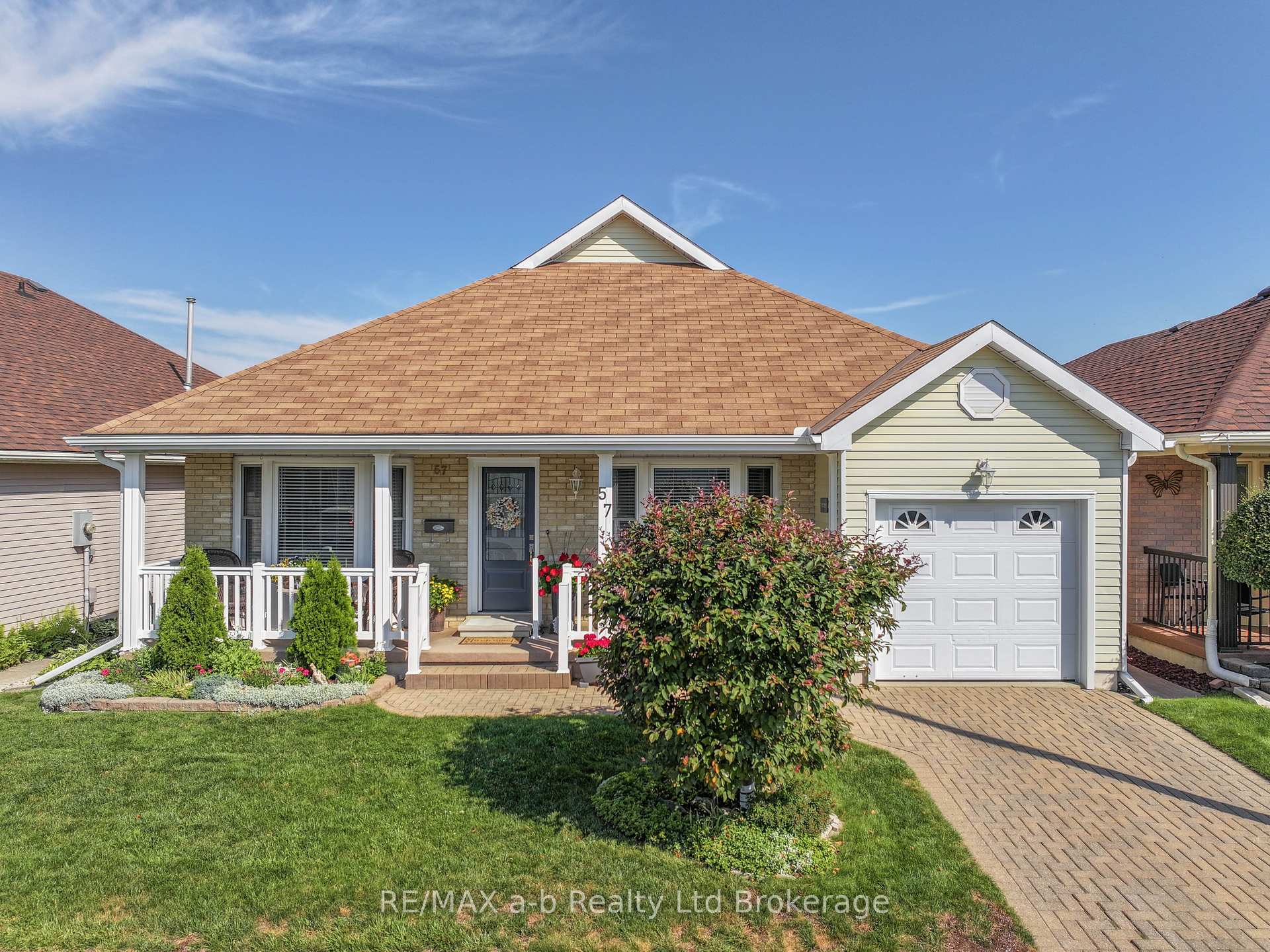 Photo 5 of 57 Edwin Crescent, Tillsonburg — HOMEH