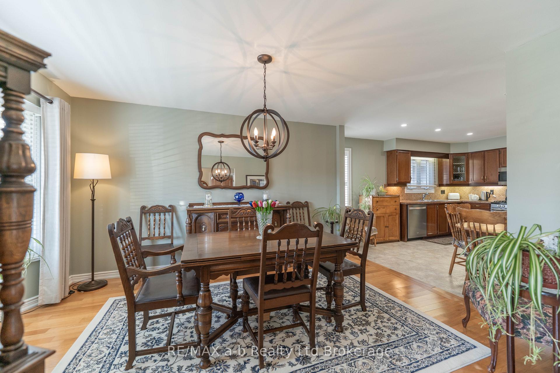 Photo 9 of 57 Edwin Crescent, Tillsonburg — HOMEH