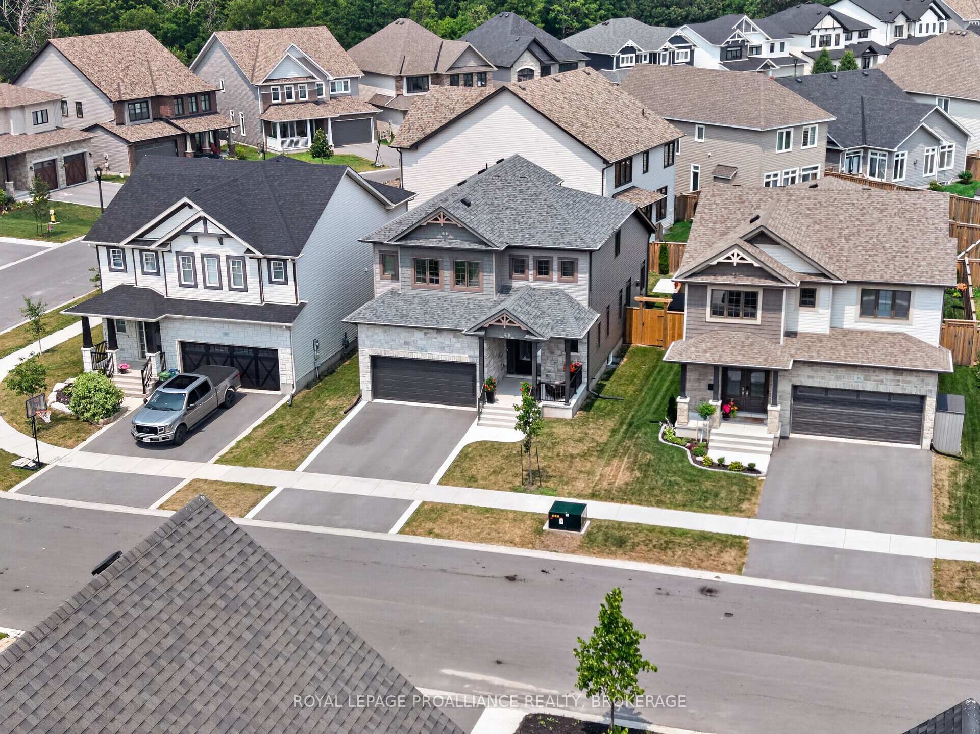 Photo 1 of 811 Riverview Way, Kingston, Kingston East (Incl Barret Crt) — HOMEH
