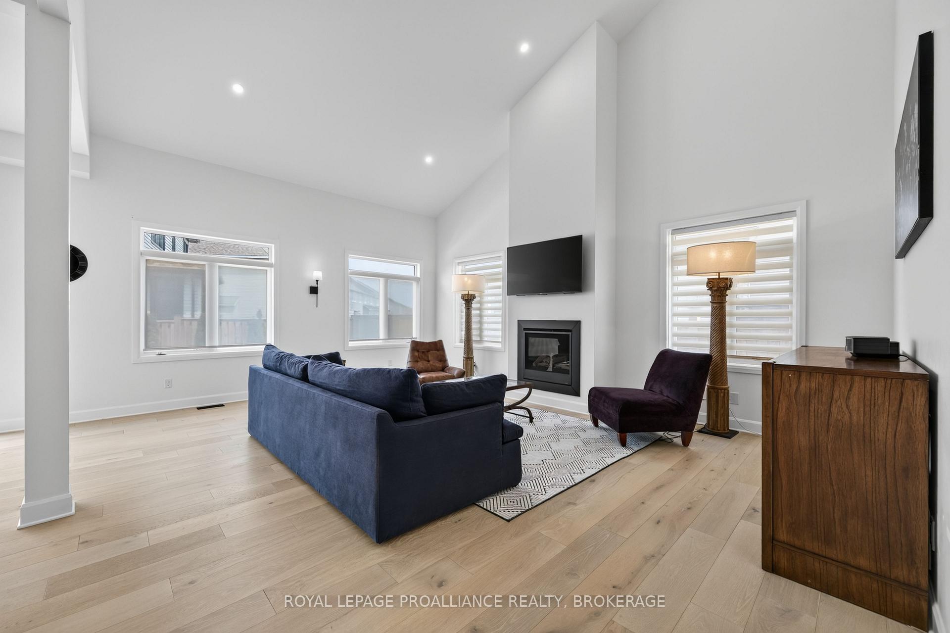 Photo 13 of 811 Riverview Way, Kingston, Kingston East (Incl Barret Crt) — HOMEH
