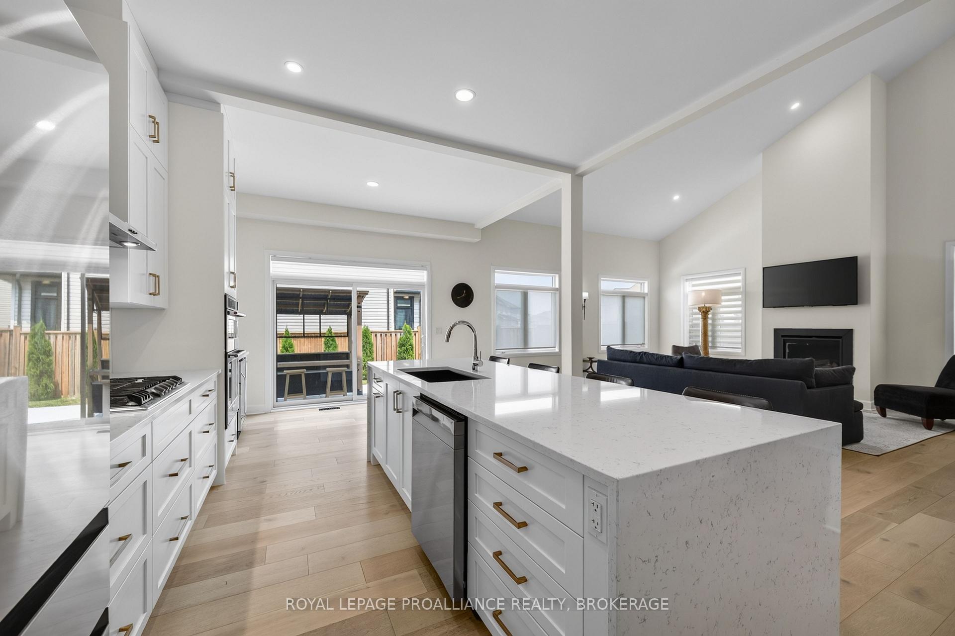 Photo 18 of 811 Riverview Way, Kingston, Kingston East (Incl Barret Crt) — HOMEH