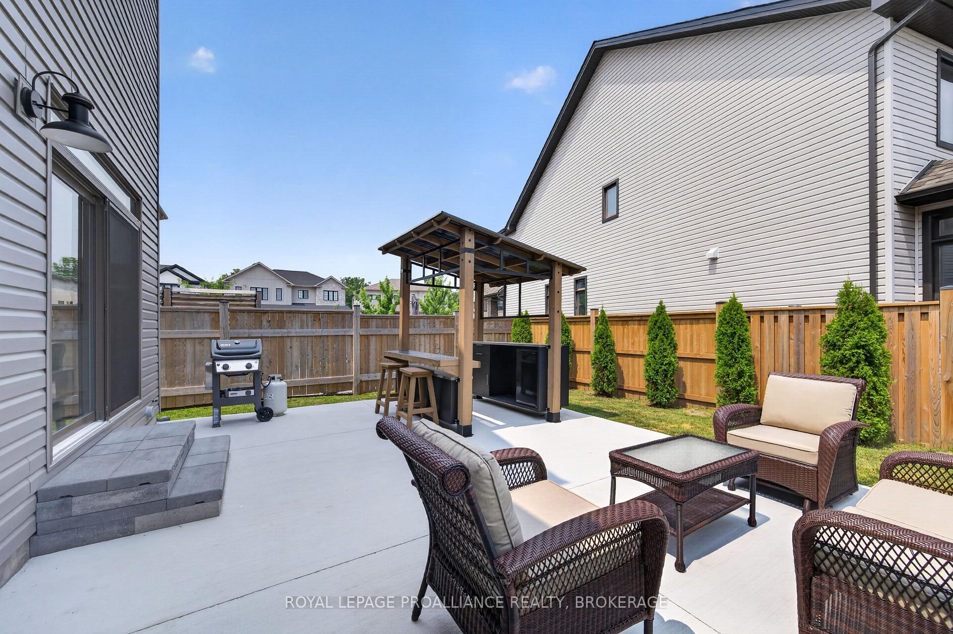 Photo 38 of 811 Riverview Way, Kingston, Kingston East (Incl Barret Crt) — HOMEH