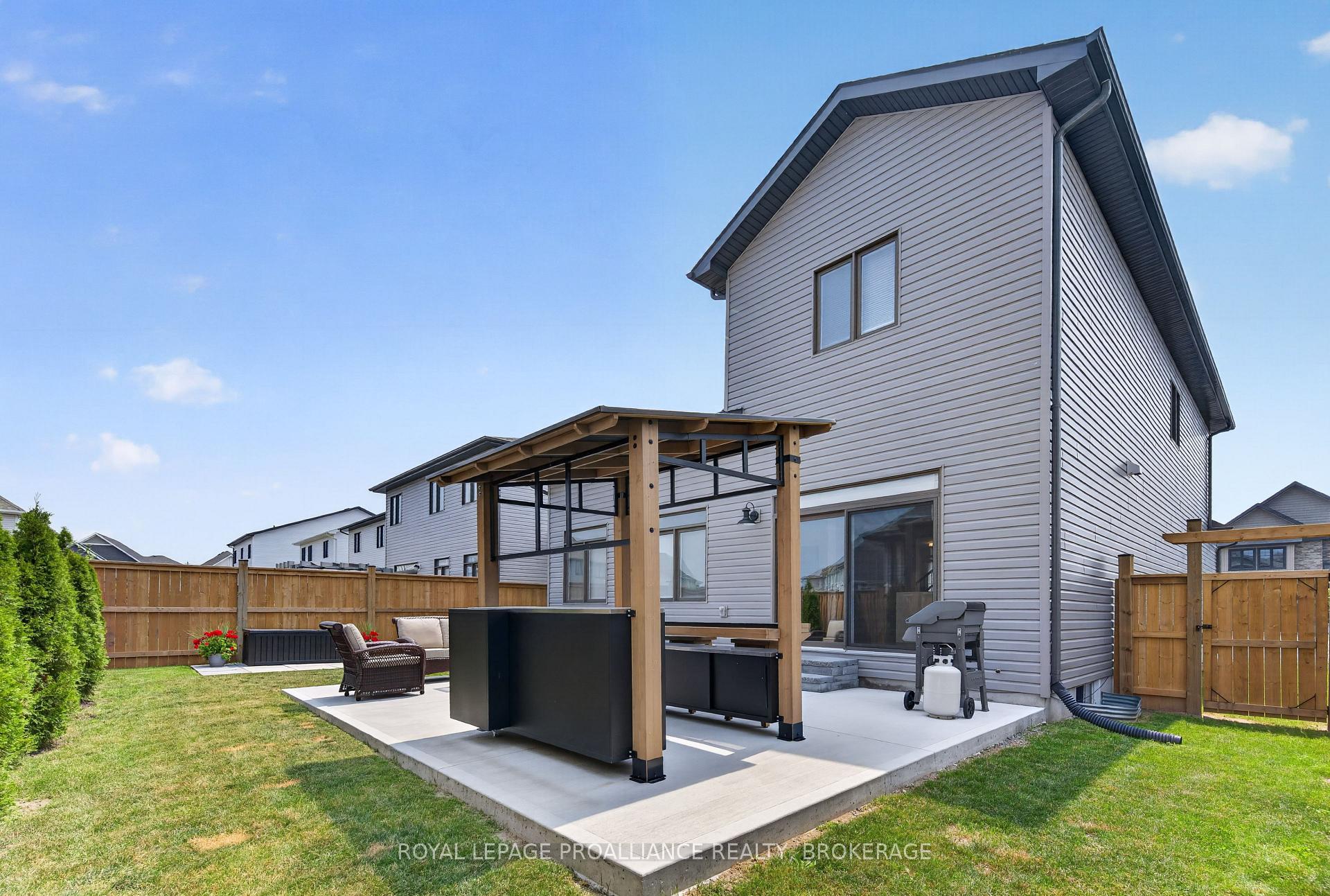 Photo 40 of 811 Riverview Way, Kingston, Kingston East (Incl Barret Crt) — HOMEH