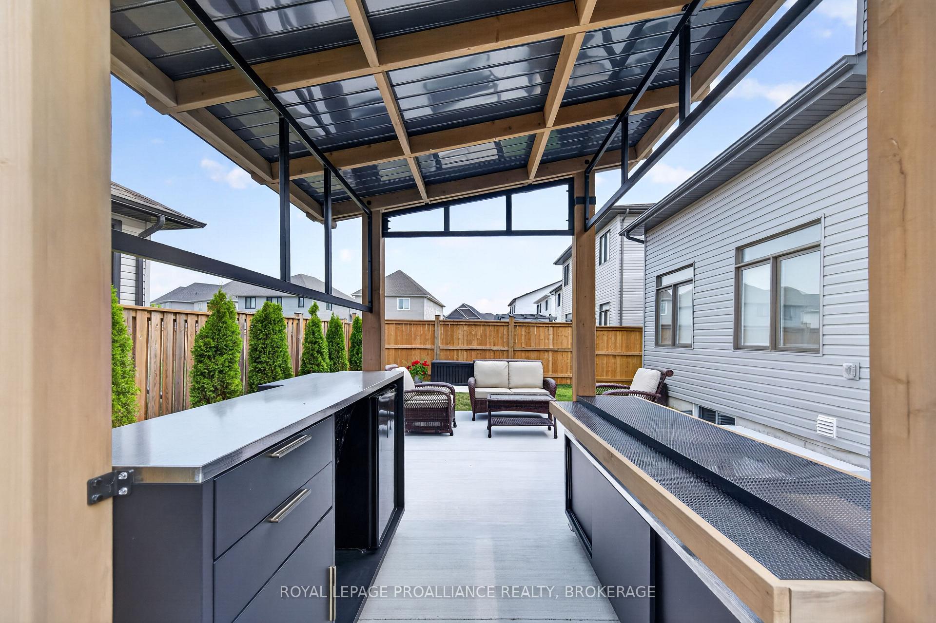 Photo 42 of 811 Riverview Way, Kingston, Kingston East (Incl Barret Crt) — HOMEH
