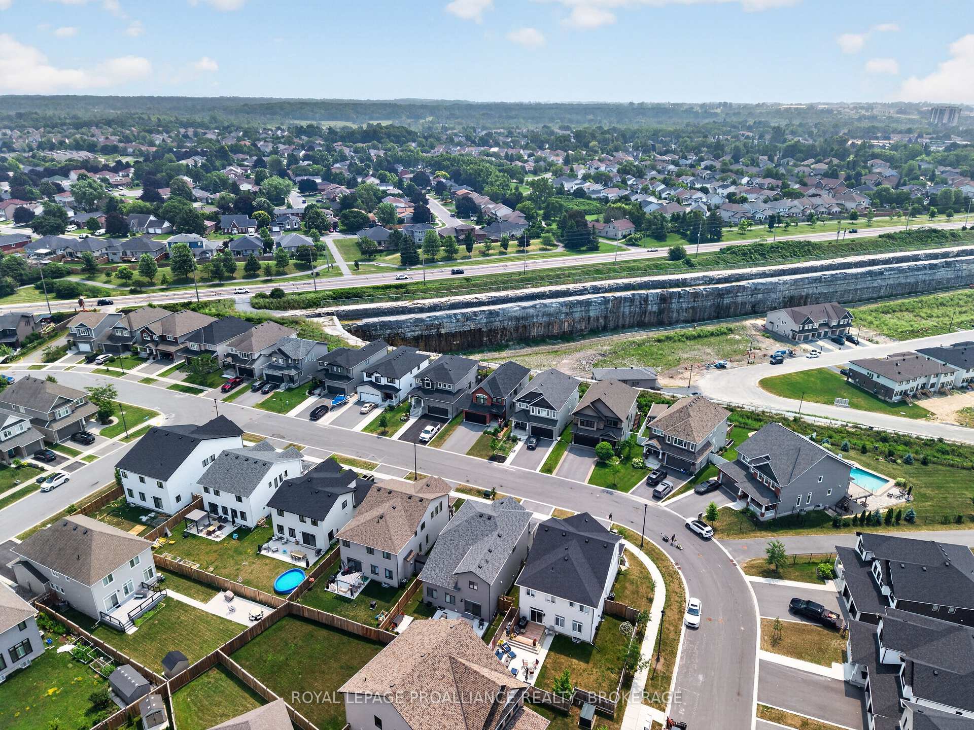 Photo 46 of 811 Riverview Way, Kingston, Kingston East (Incl Barret Crt) — HOMEH