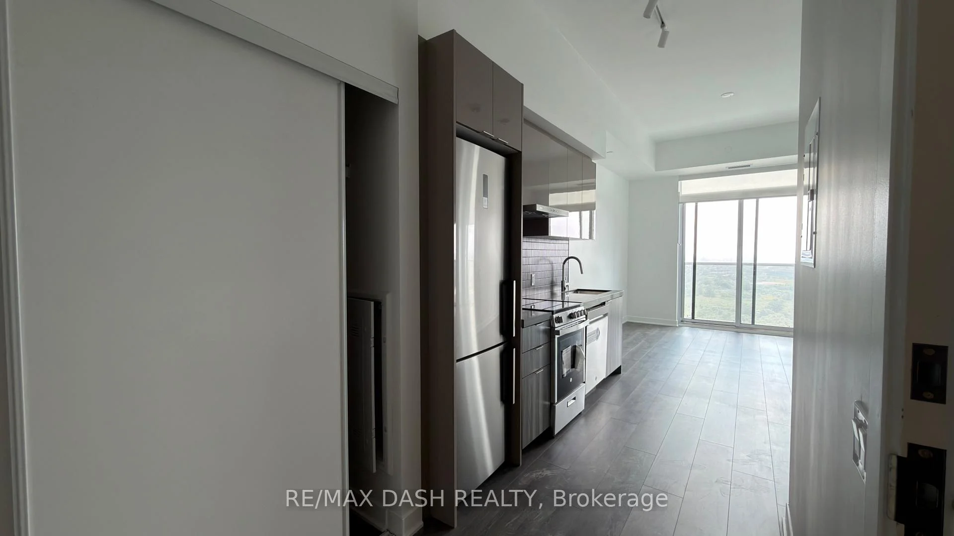Photo 7 of Unit 2217, 6 Flavelle Trail, Vaughan, Steeles West Industrial — HOMEH