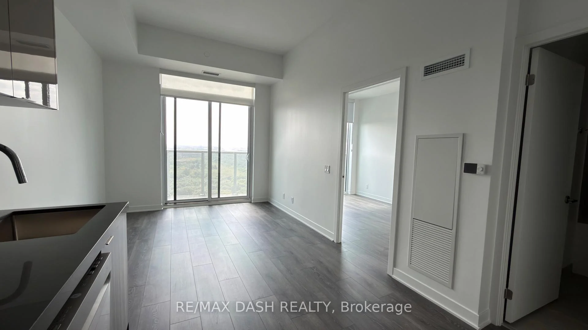 Photo 9 of Unit 2217, 6 Flavelle Trail, Vaughan, Steeles West Industrial — HOMEH