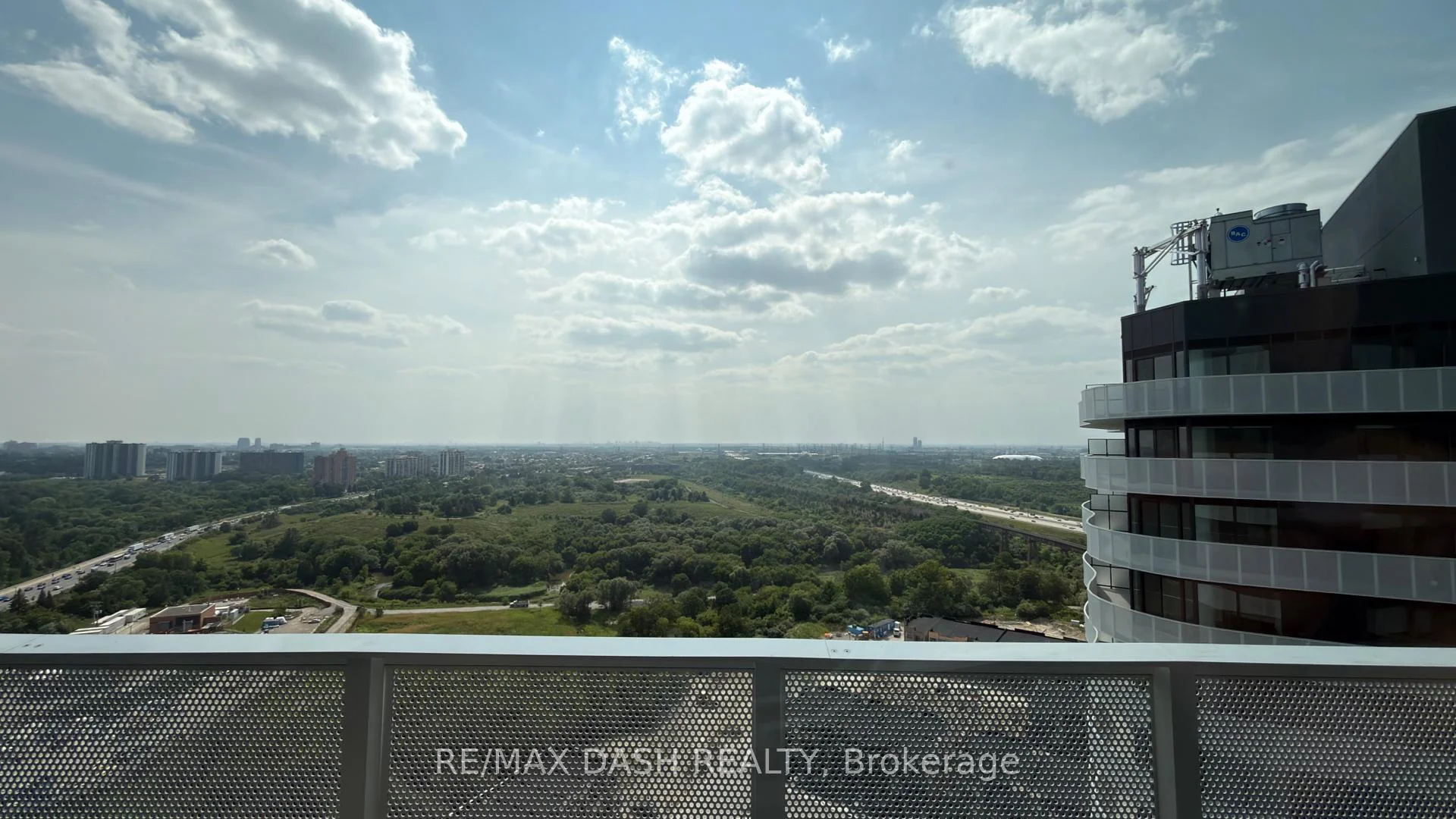 Photo 15 of Unit 2217, 6 Flavelle Trail, Vaughan, Steeles West Industrial — HOMEH