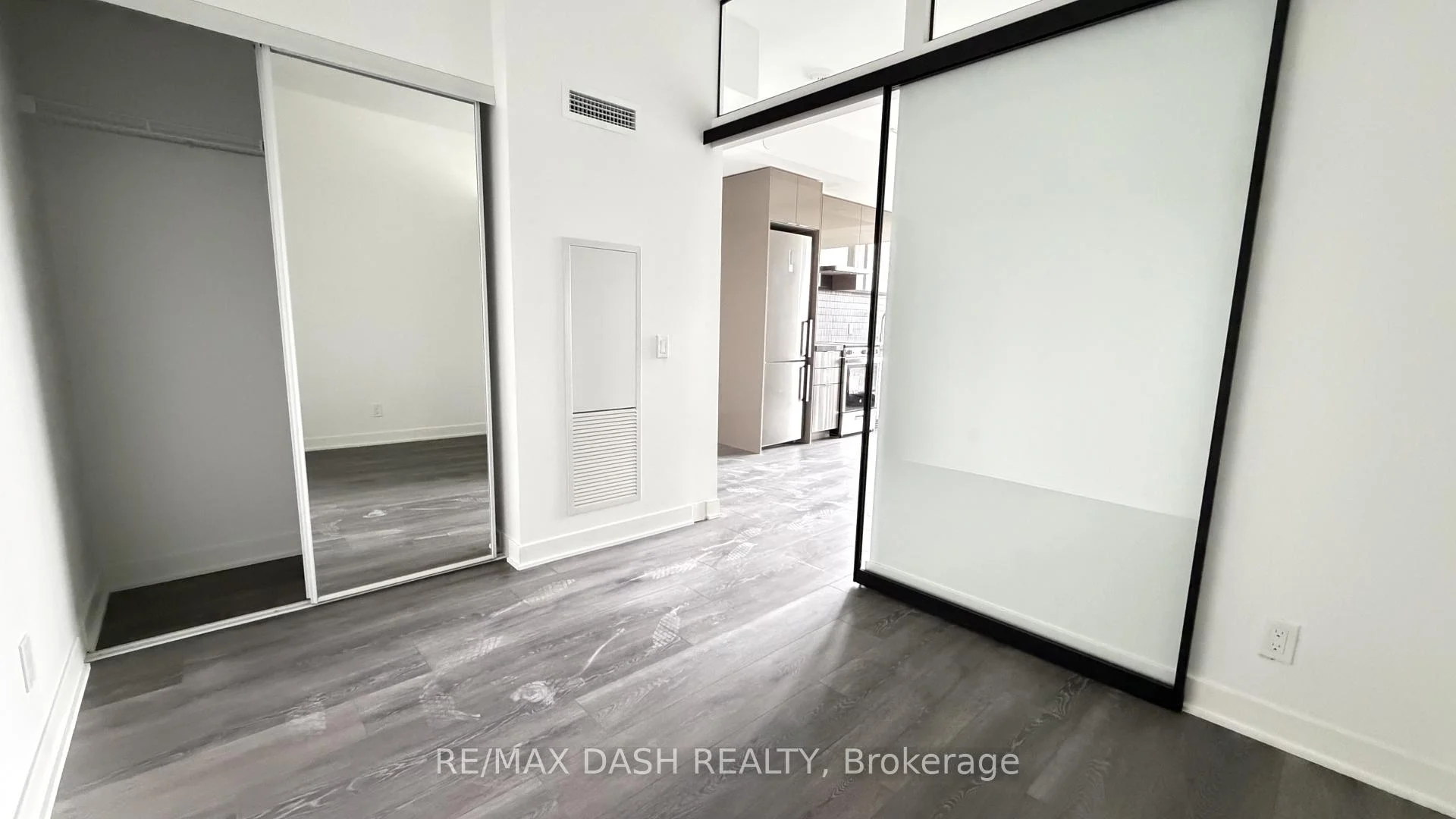 Photo 32 of Unit 2217, 6 Flavelle Trail, Vaughan, Steeles West Industrial — HOMEH