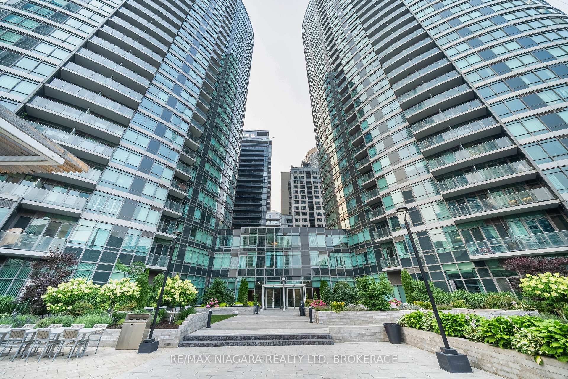 Photo 2 of Unit 3603, 361 Front Street W, Toronto, Waterfront Communities — HOMEH