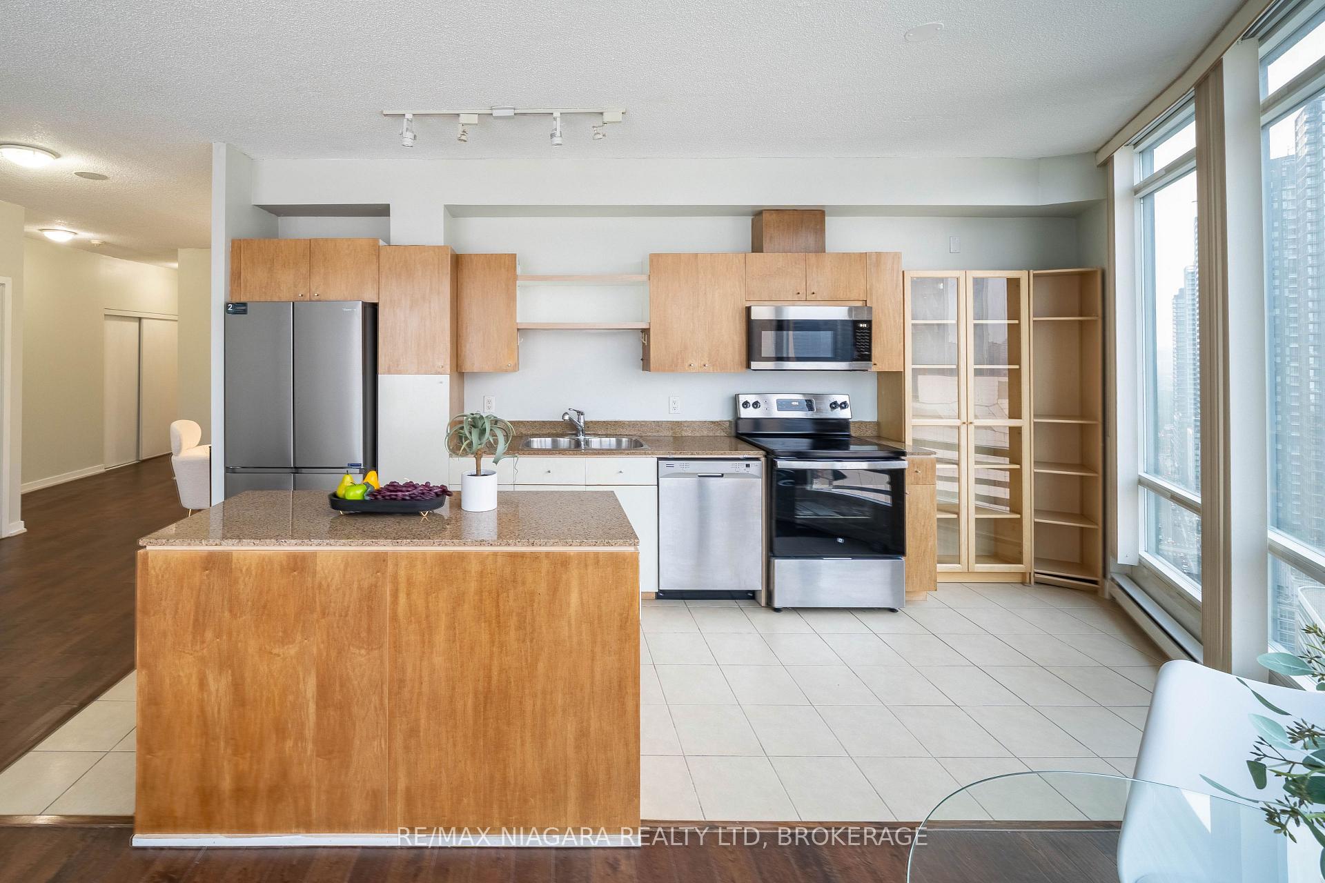 Photo 32 of Unit 3603, 361 Front Street W, Toronto, Waterfront Communities — HOMEH