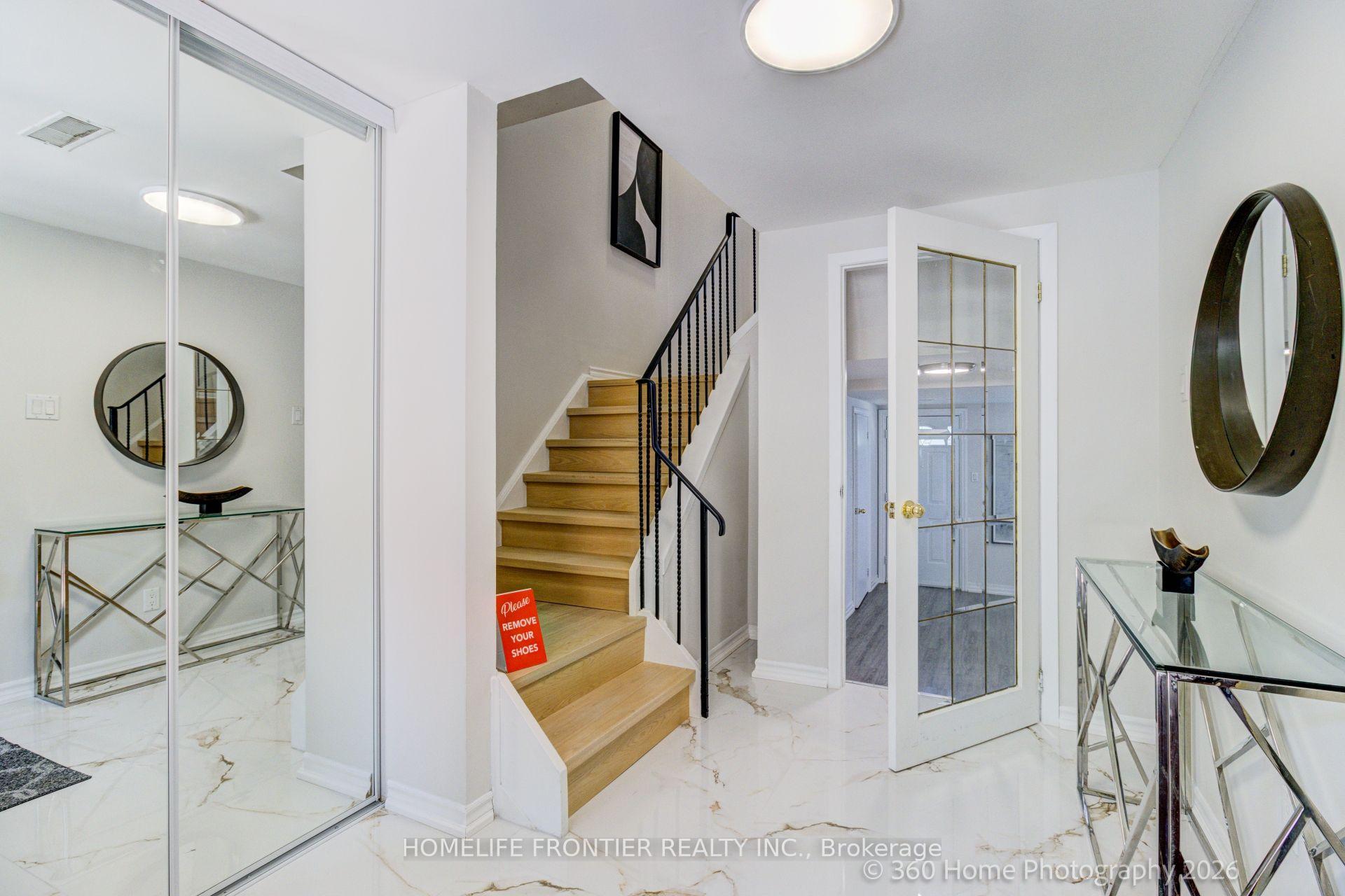 Photo 7 of 92 Poplar Crescent W, Aurora, Aurora Highlands — HOMEH
