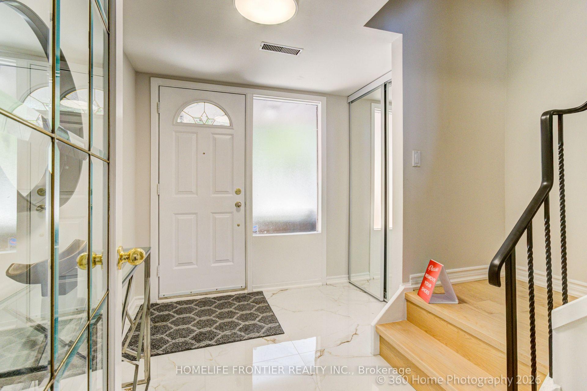 Photo 6 of 92 Poplar Crescent W, Aurora, Aurora Highlands — HOMEH