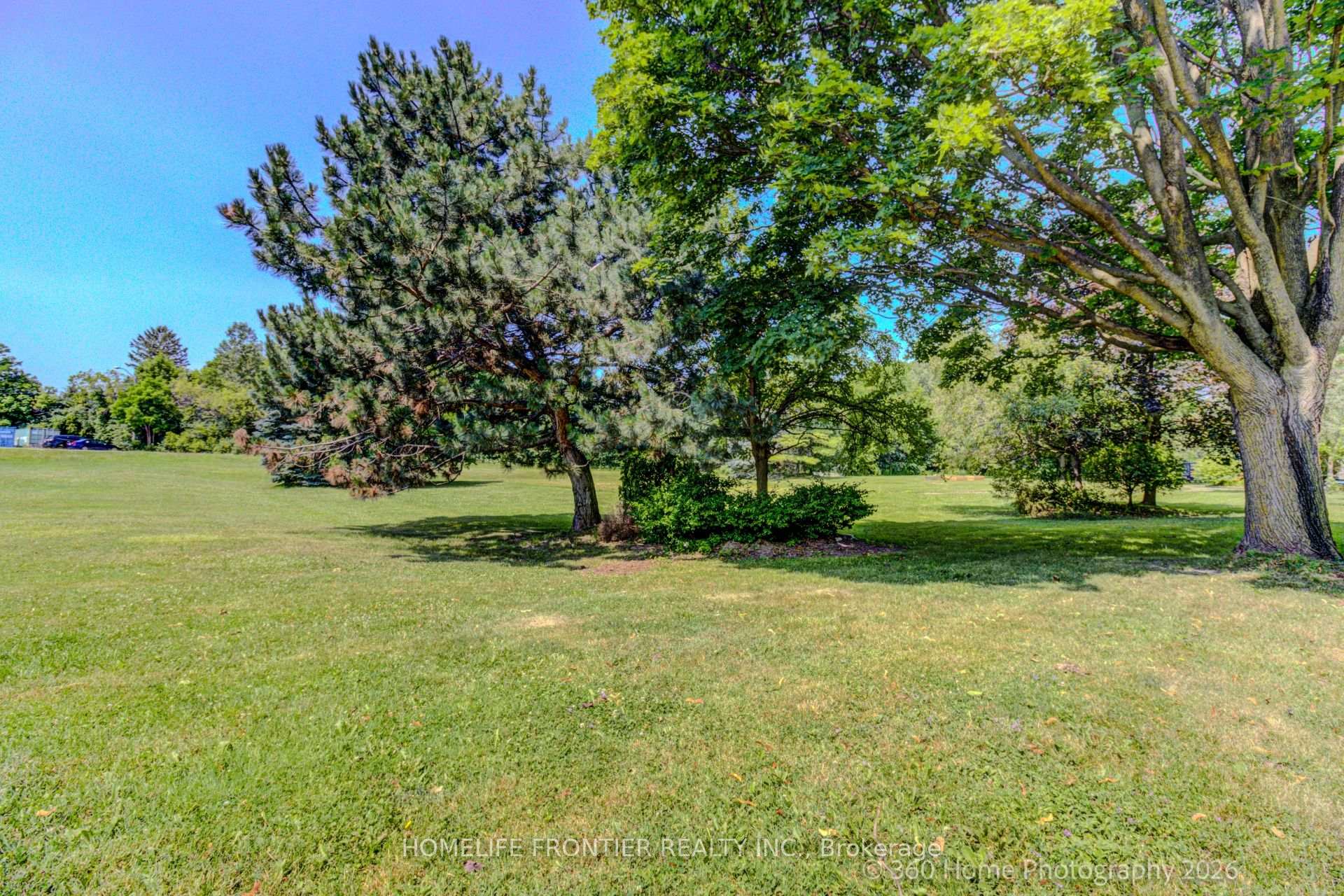 Photo 33 of 92 Poplar Crescent W, Aurora, Aurora Highlands — HOMEH