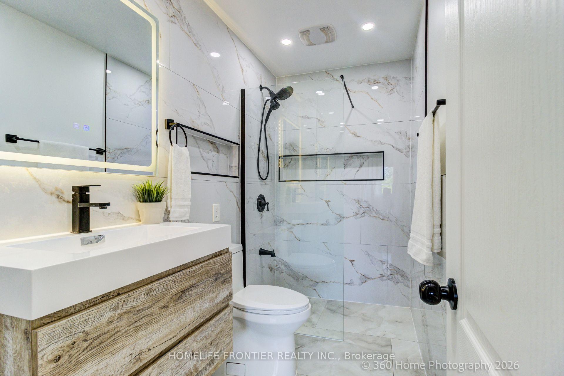 Photo 20 of 92 Poplar Crescent W, Aurora, Aurora Highlands — HOMEH