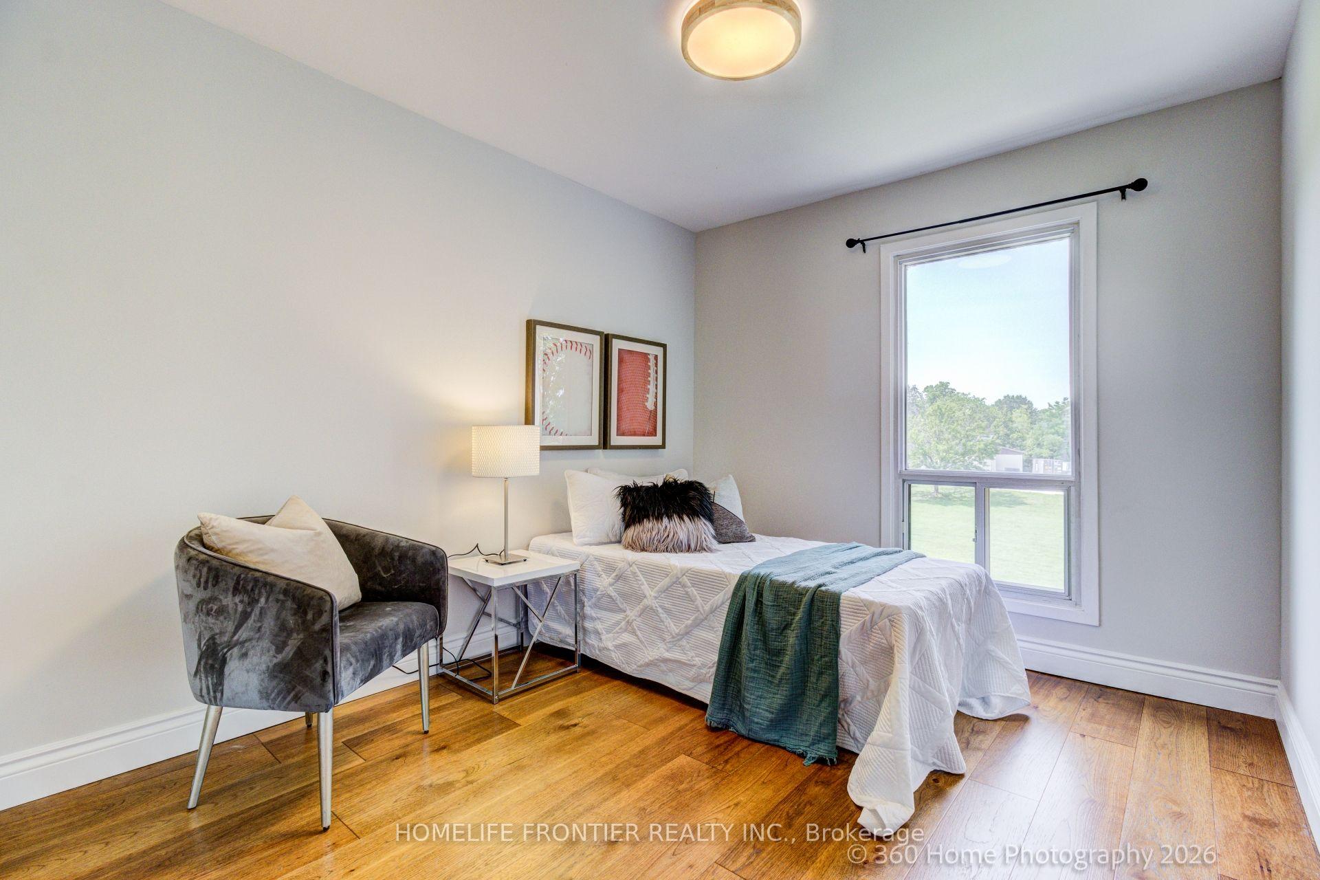 Photo 22 of 92 Poplar Crescent W, Aurora, Aurora Highlands — HOMEH