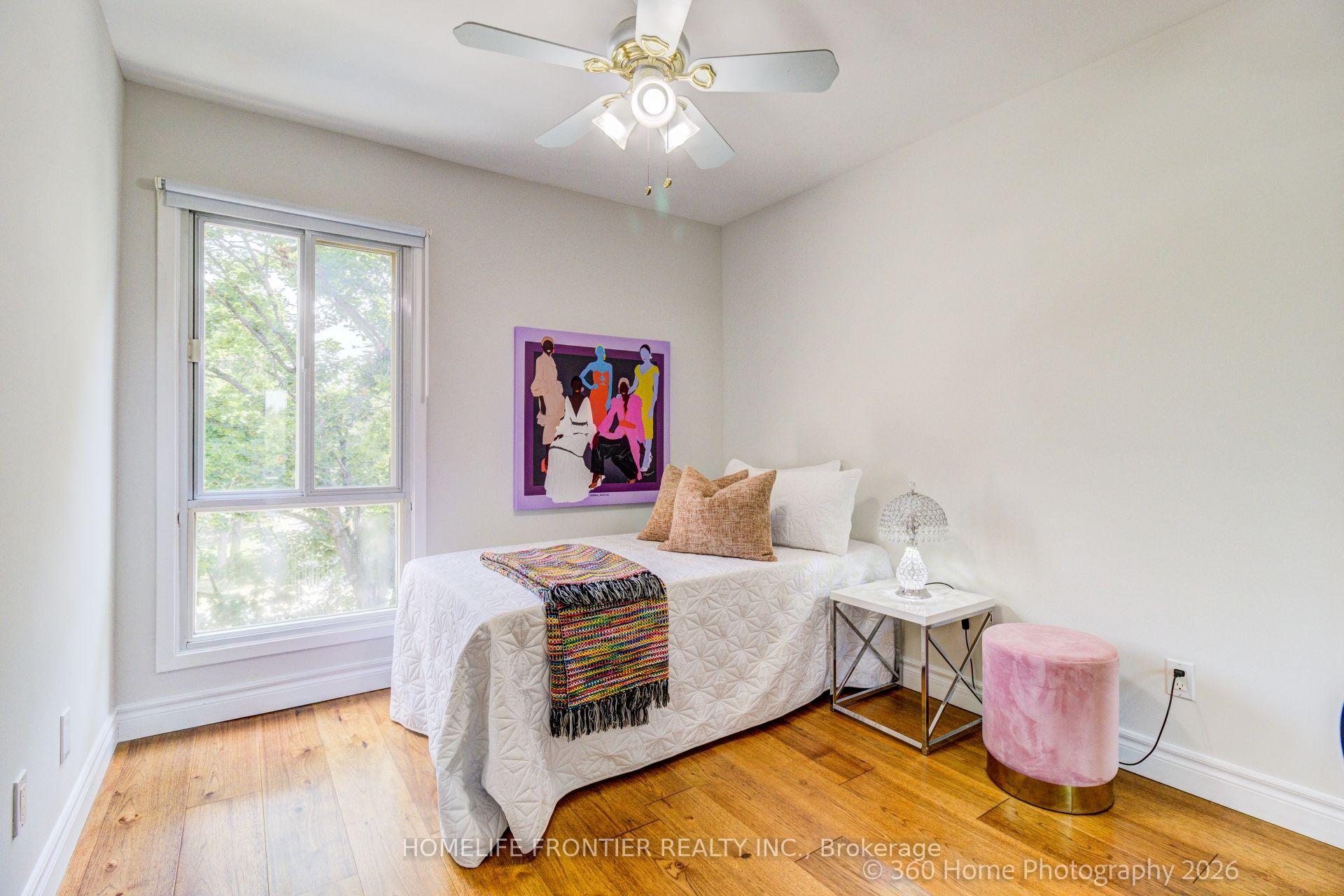 Photo 23 of 92 Poplar Crescent W, Aurora, Aurora Highlands — HOMEH